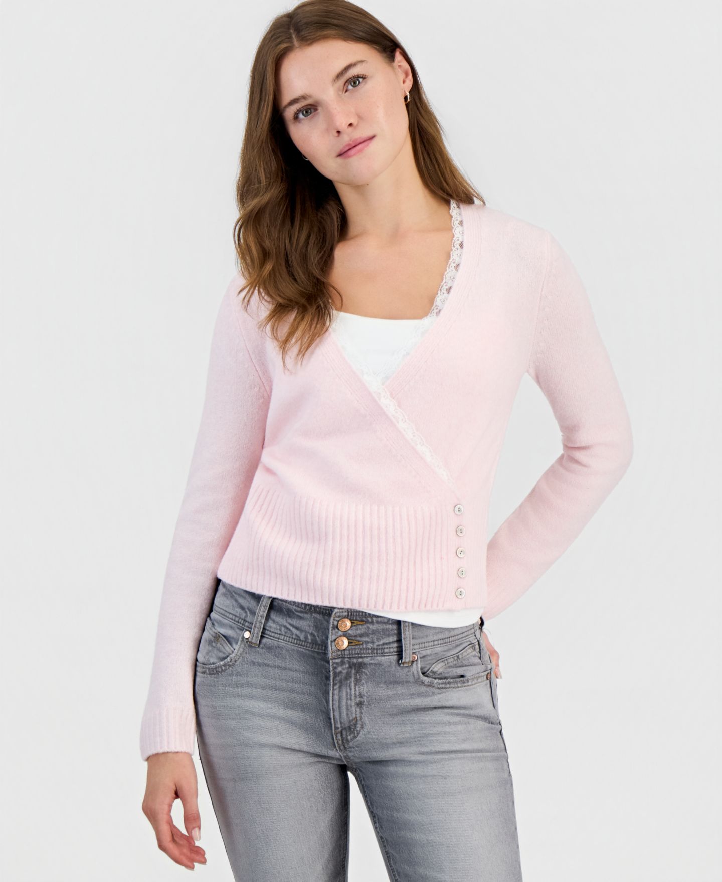 Женский свитер Hooked Up by IOT Juniors' Surplice V-Neck Lace, цвет: Ballet Slipper — фото 1