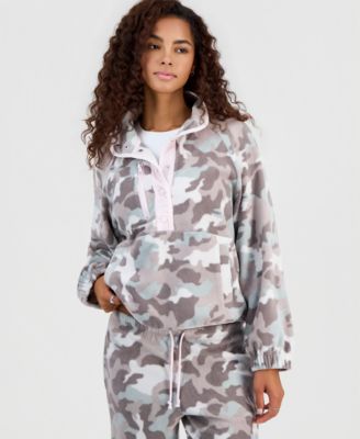 Juniors' Camo Mock-Neck Quarter-Zip Fleece Jacket