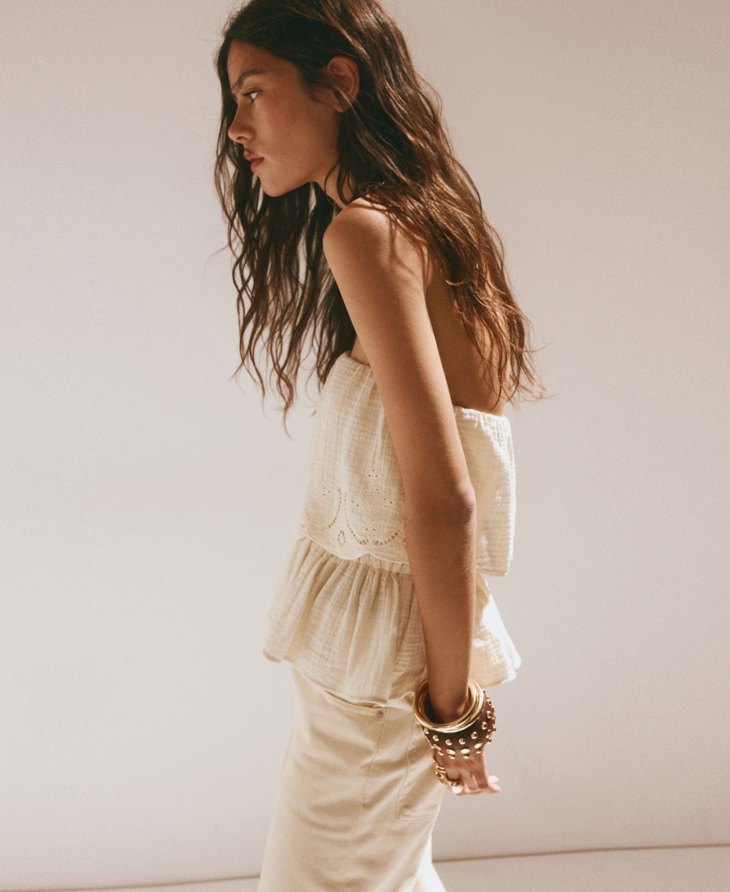 Женский топ Mango Embroidered Details Crinkled, цвет: Светлый бежевый — фото 4