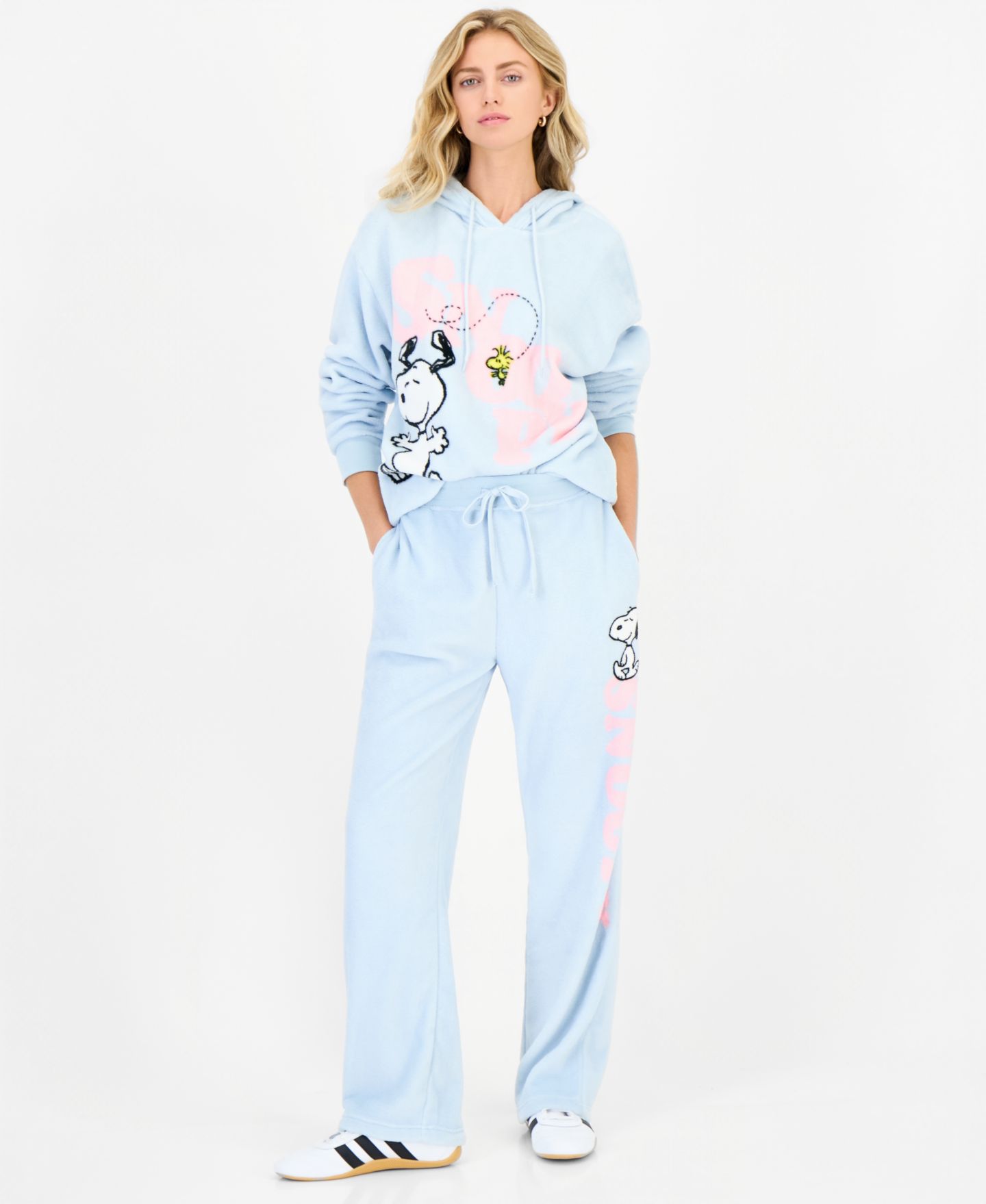 Женское худи Peanuts Juniors' Snoopy Cozy Fleece Graphic, цвет: Синий — фото 4