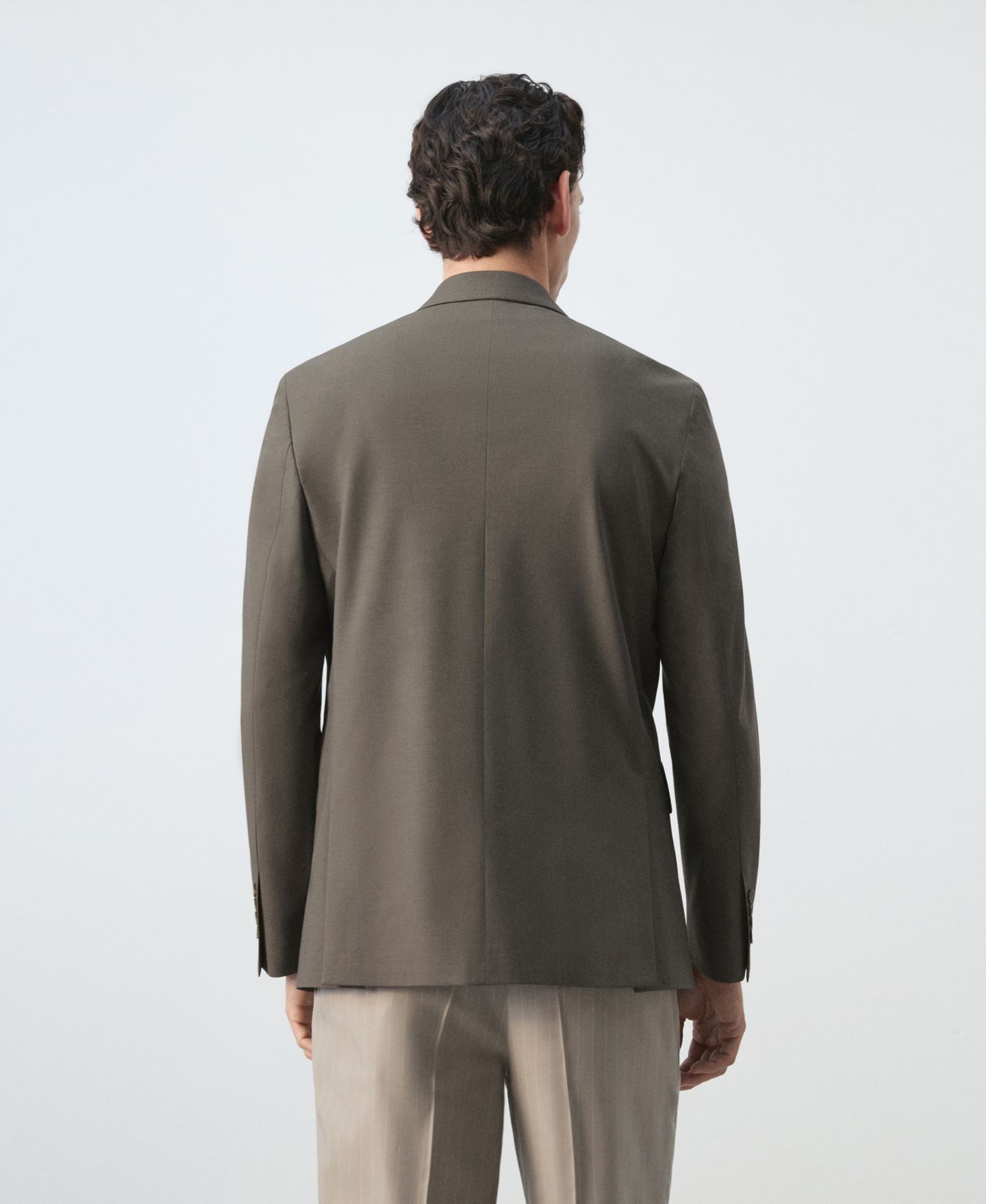 Мужской пиджак MANGO Boston Regular-Fit Double-Breasted Suit Blazer, цвет: Средний коричневый — фото 2