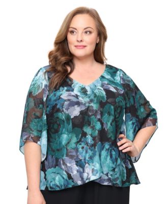 Plus Size V-Neck Pull-On Top