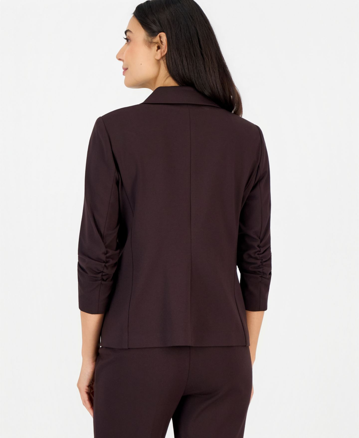 Женский пиджак Anne Klein Essentials Petite Notch Collar Scrunch-Sleeve Blazer, цвет: Глубокий красное дерево — фото 3
