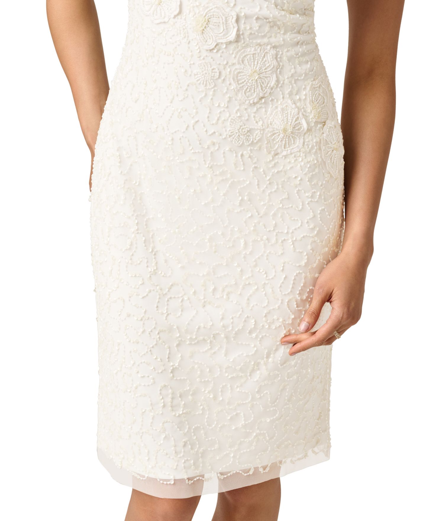 Женское платье Adrianna Papell Square Neck Bead Mesh Sheath, цвет: Слоновая кость — фото 5