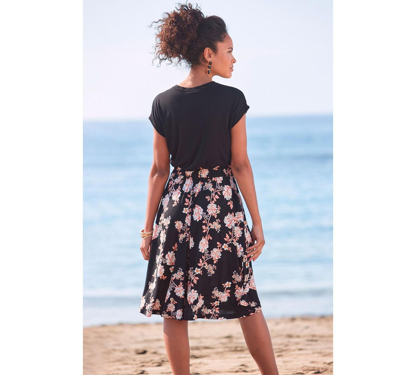 Женское платье Lascana Viscose Printed 2 In 1 Look with Pockets A-Line Short — фото 3