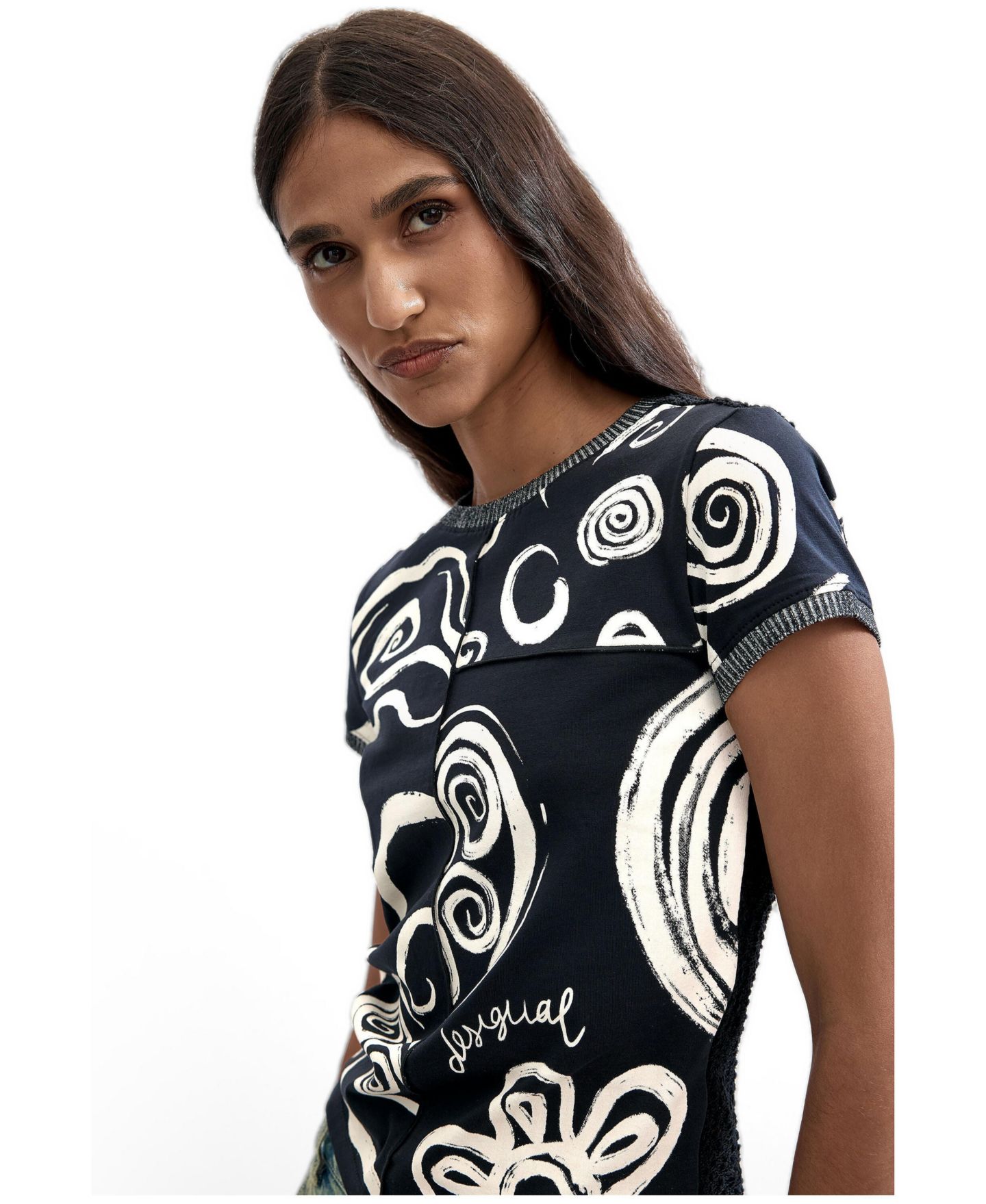 Женская футболка Desigual Printed T-shirt 100% cotton, цвет: Чёрный — фото 3
