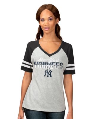 Women's Heather Gray New York Yankees Goal Line Raglan V-Neck T-Shirt