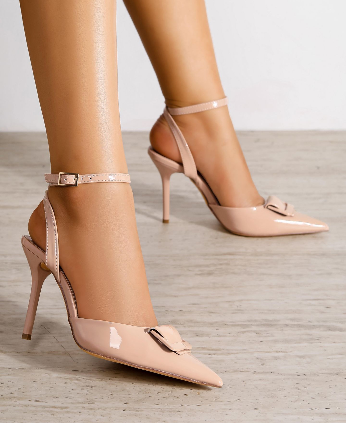 Женские туфли BERNESS Cindee Patent Buckle Stiletto Pumps, цвет: Бежевый — фото 6