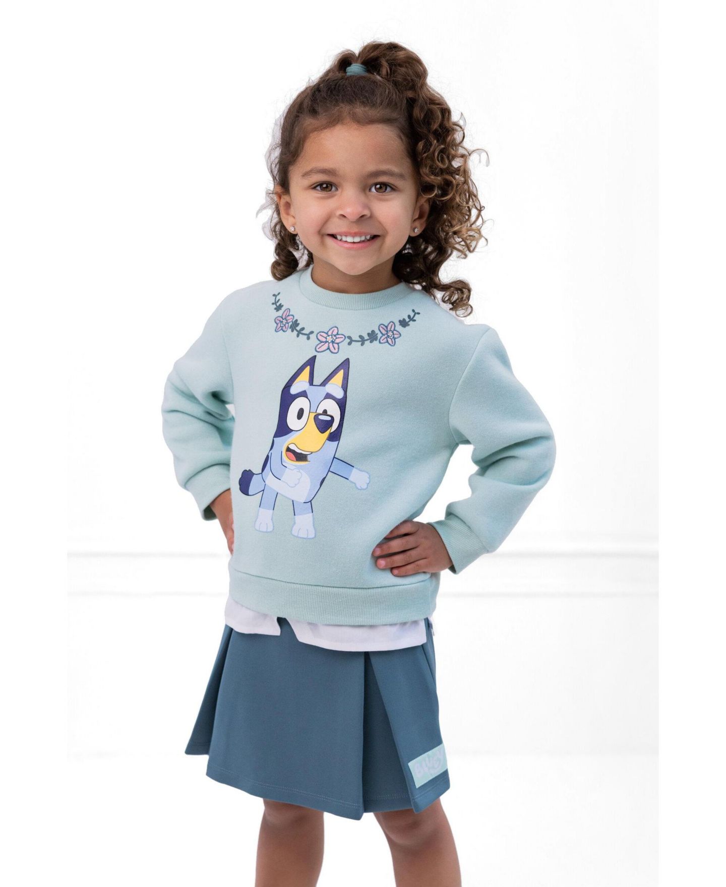 Bluey Girls' (5-12) Pleated 2-Piece Sweatshirt and Skirt Set, цвет: Бирюзовый / Мятный — фото 2