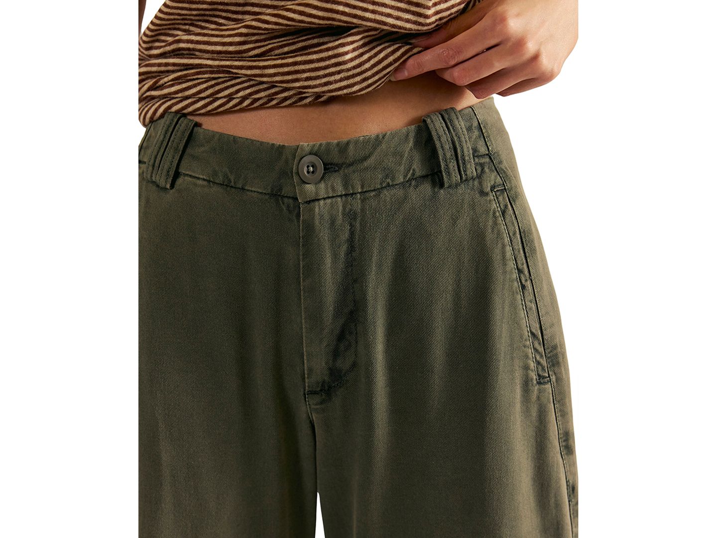 Женские брюки Free People Spotlight Mid-Rise Barrel Chino Trousers, цвет: Пыльный оливковый — фото 4