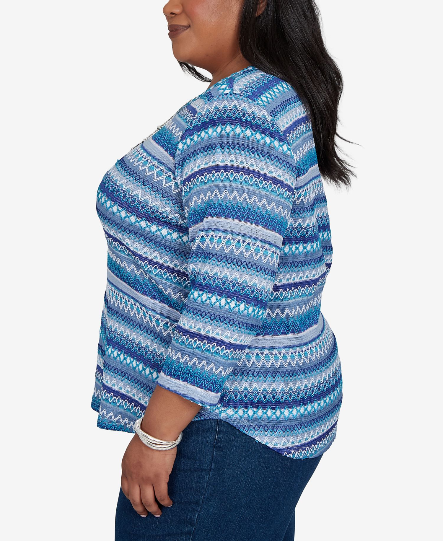 Plus Size Classic Textured Stripe Knit Top with Necklace