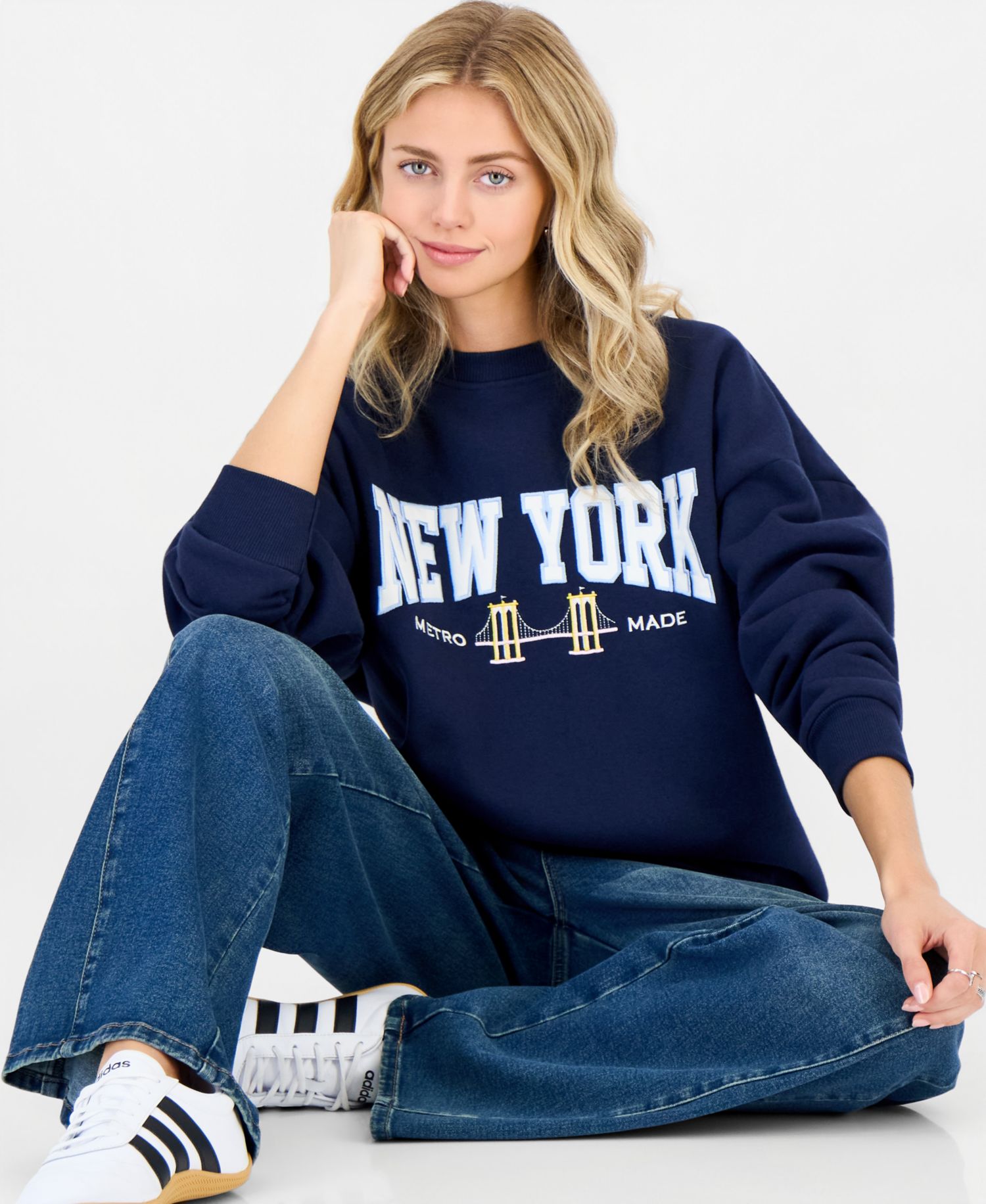 Juniors' Oversized Embroidered Fleece Sweatshirt