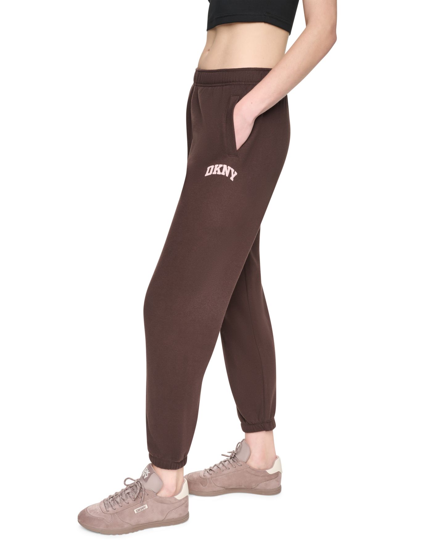 Женские брюки DKNY Sport Mini Puff Varsity Logo Mid-Rise Pull-On, цвет: Тёмно-коричневый / Пудровый розовый — фото 3