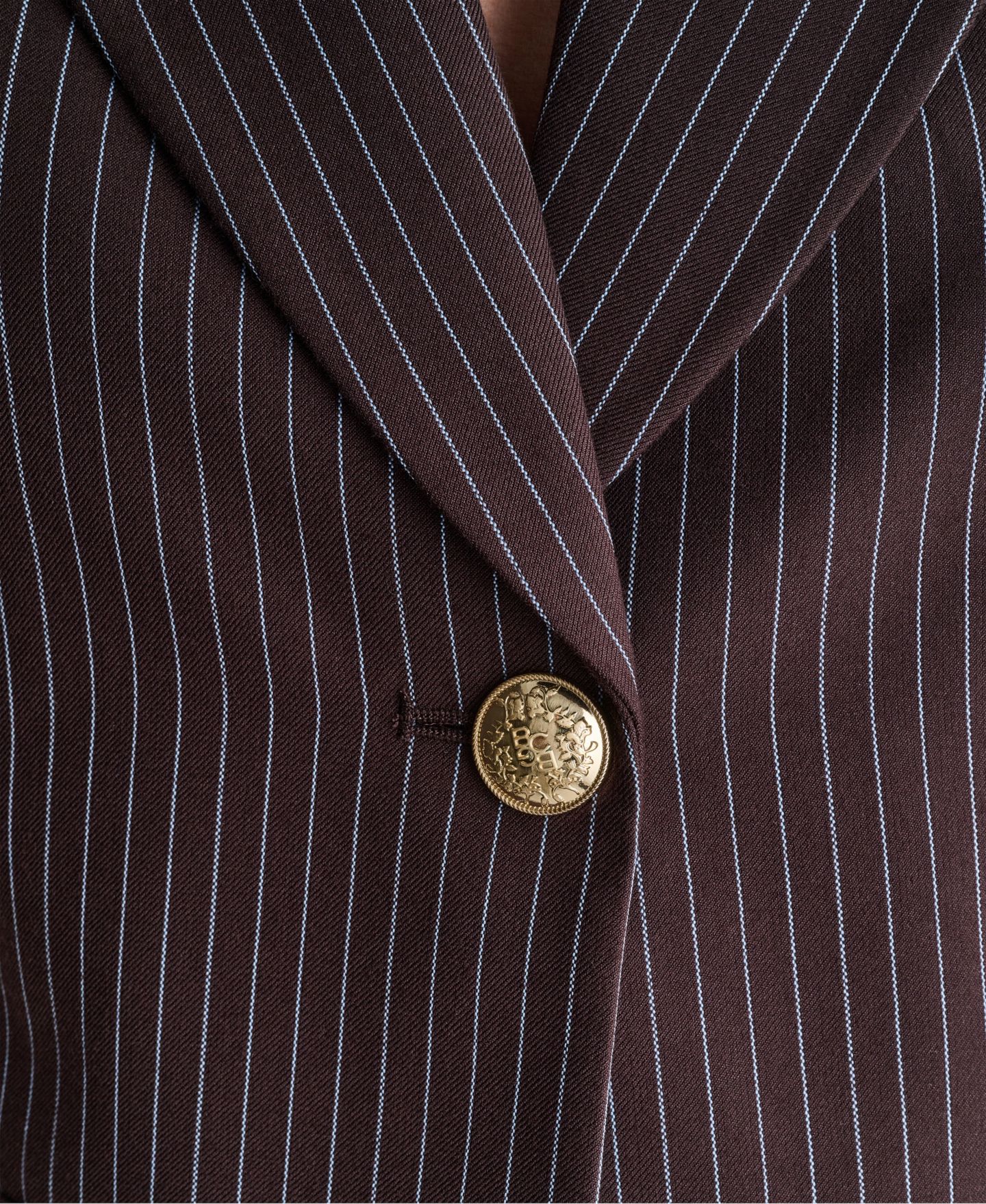 Женский пиджак BCBG Cropped Peak-Lapel One-Button Blazer, цвет: Трюфельный чёрный — фото 7