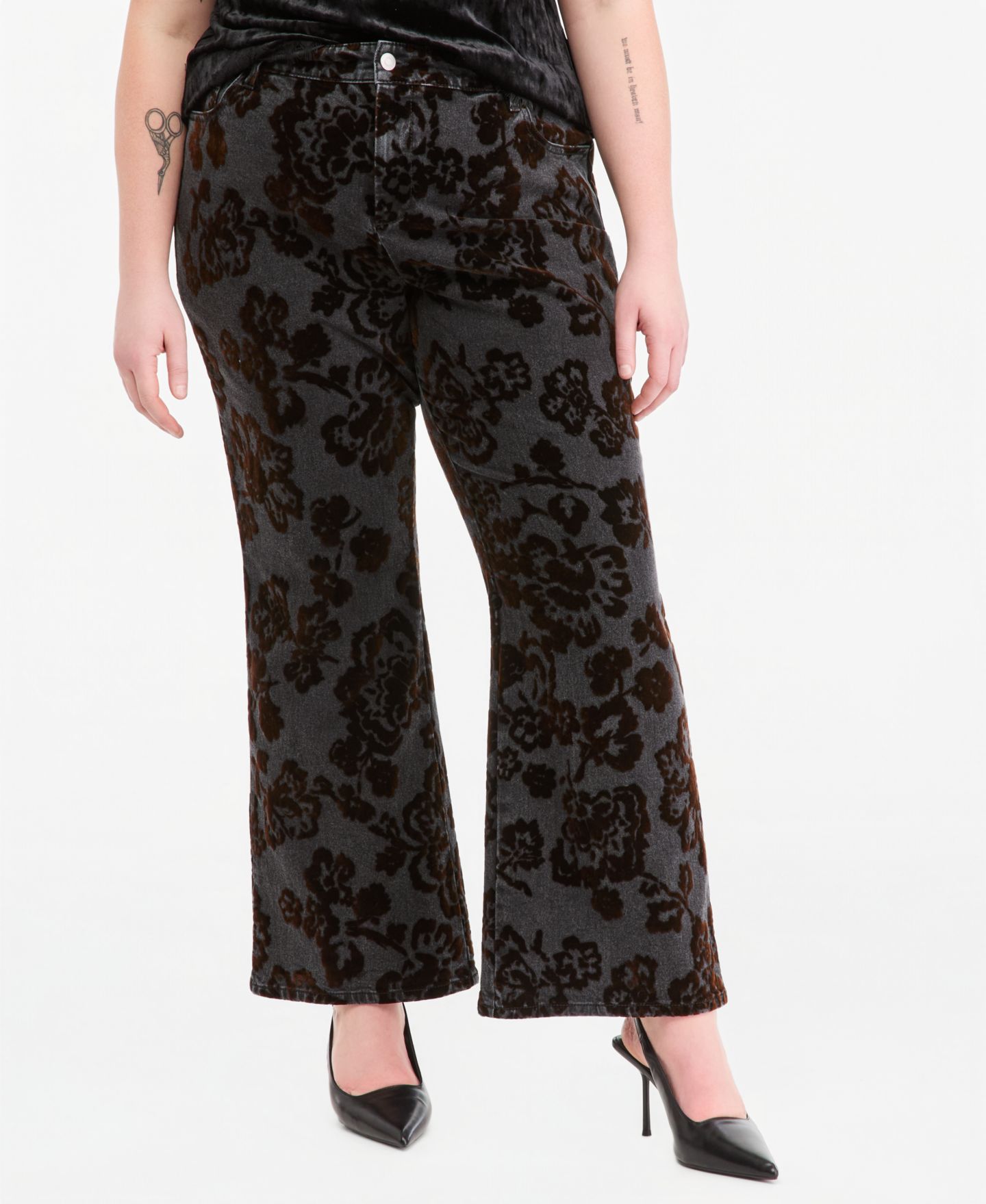 Женские брюки And Now This Plus size Flocked Floral-Print Flared-Leg Denim, цвет: As Is — фото 3