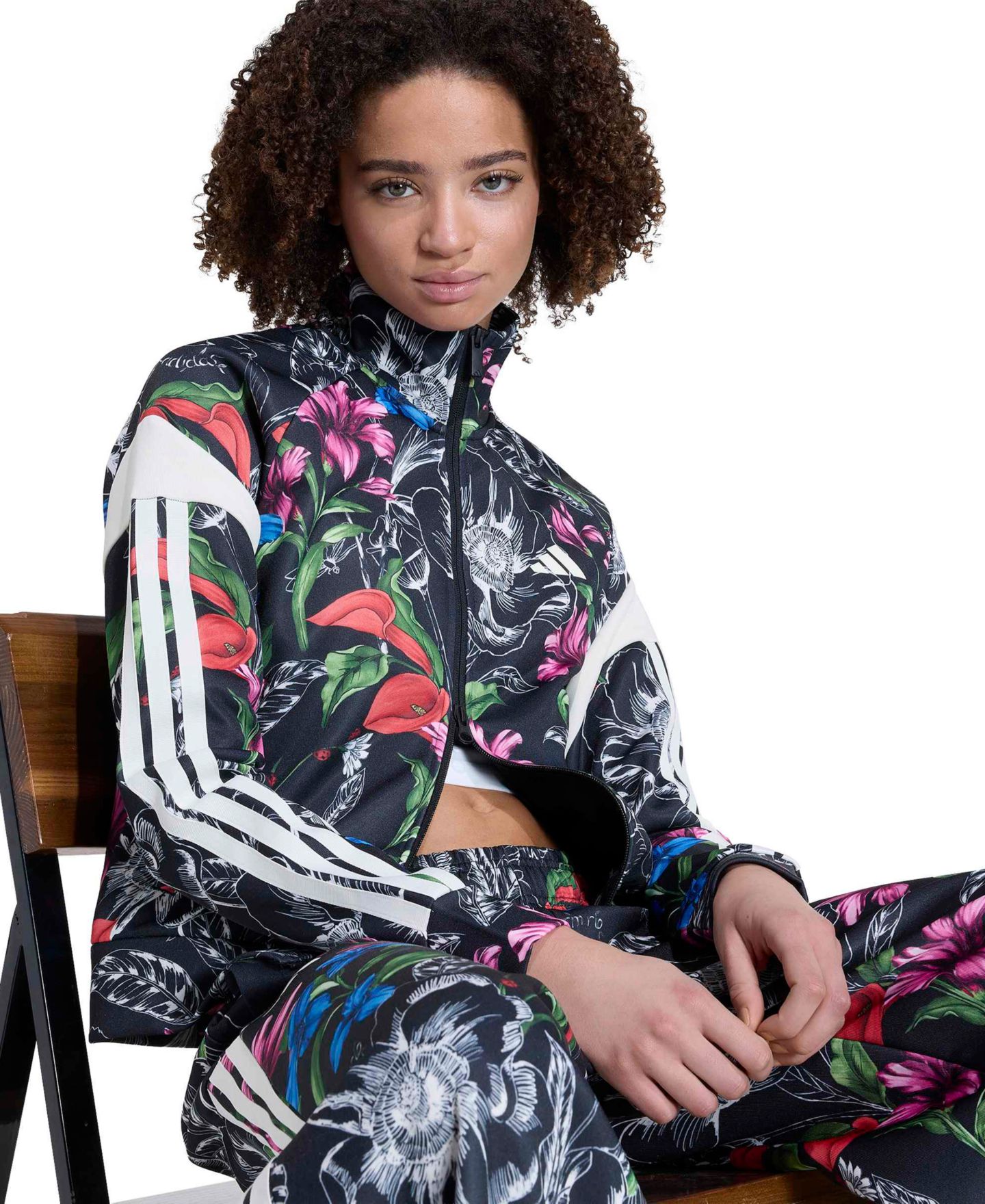 Женская куртка adidas Farm Tiro TT Floral Slim-Fit, цвет: Чёрный — фото 4