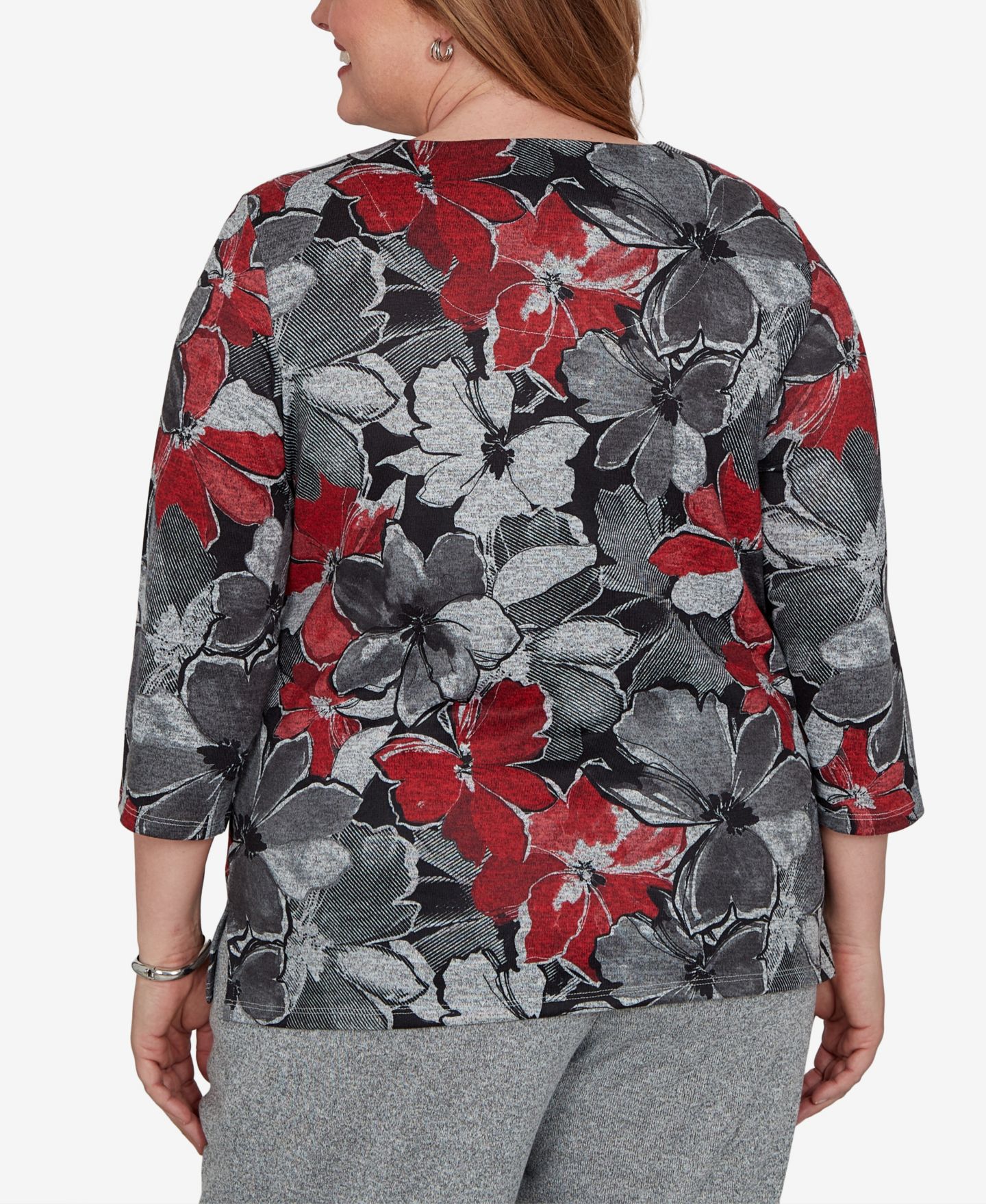 Женский топ Alfred Dunner Plus Size Floral 3/4-Sleeve Split-Neck, цвет: Чёрный / Красный — фото 5