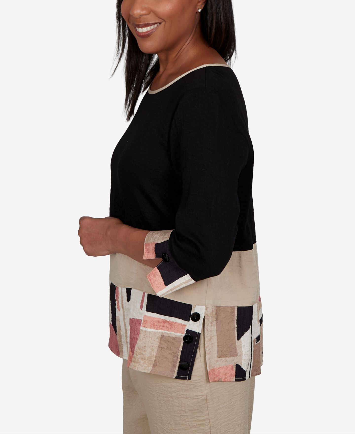 Женская блузка Alfred Dunner Petite Travel Advisory Patchwork 3/4-Sleeve Woven, цвет: Нейтральный разноцветный — фото 3