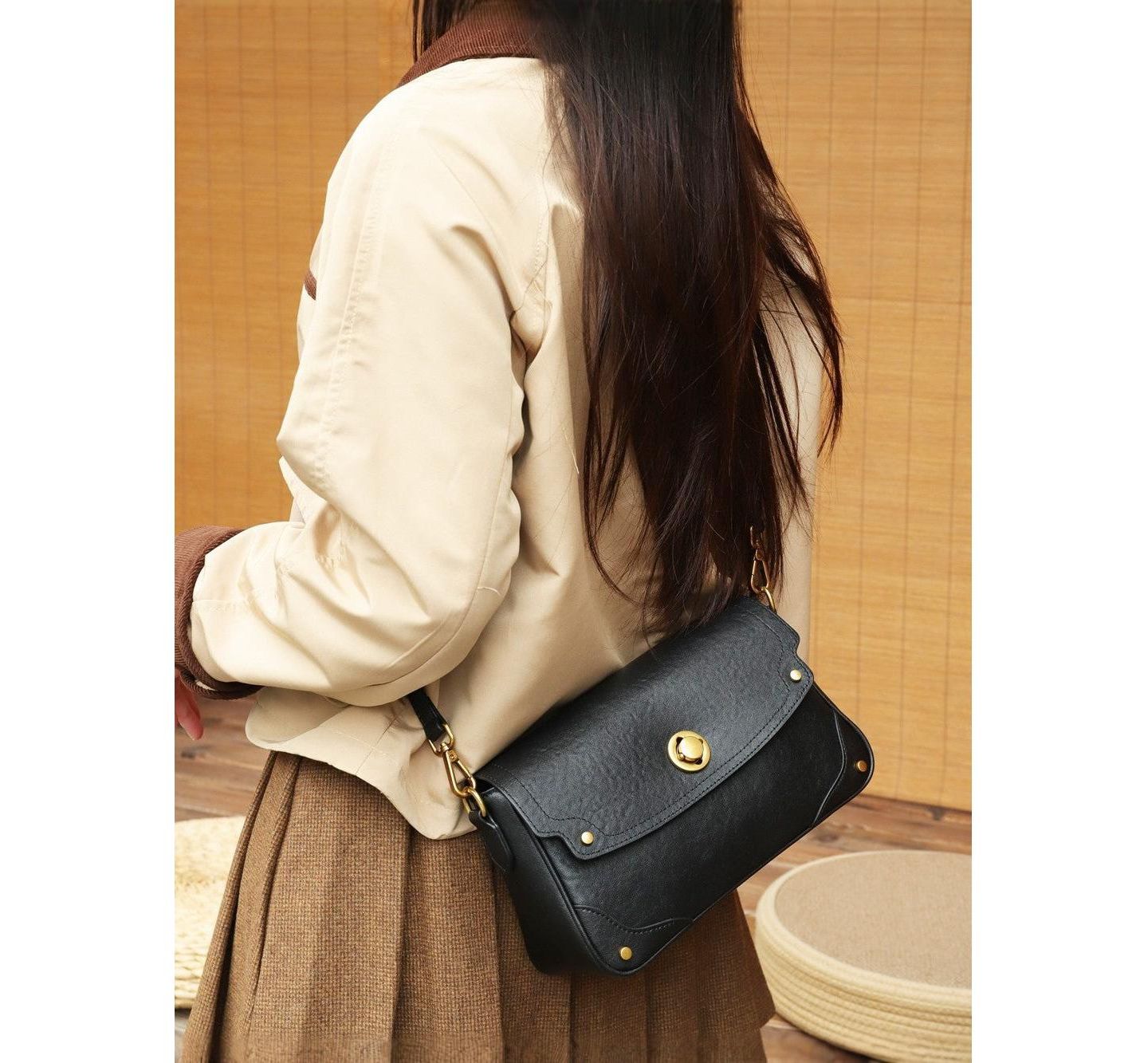 Женская сумка SUSU Mila Leather Shoulder Bag Convertible Crossbody Purse with Gold Hardware, цвет: Чёрный / Оникс чёрный — фото 3