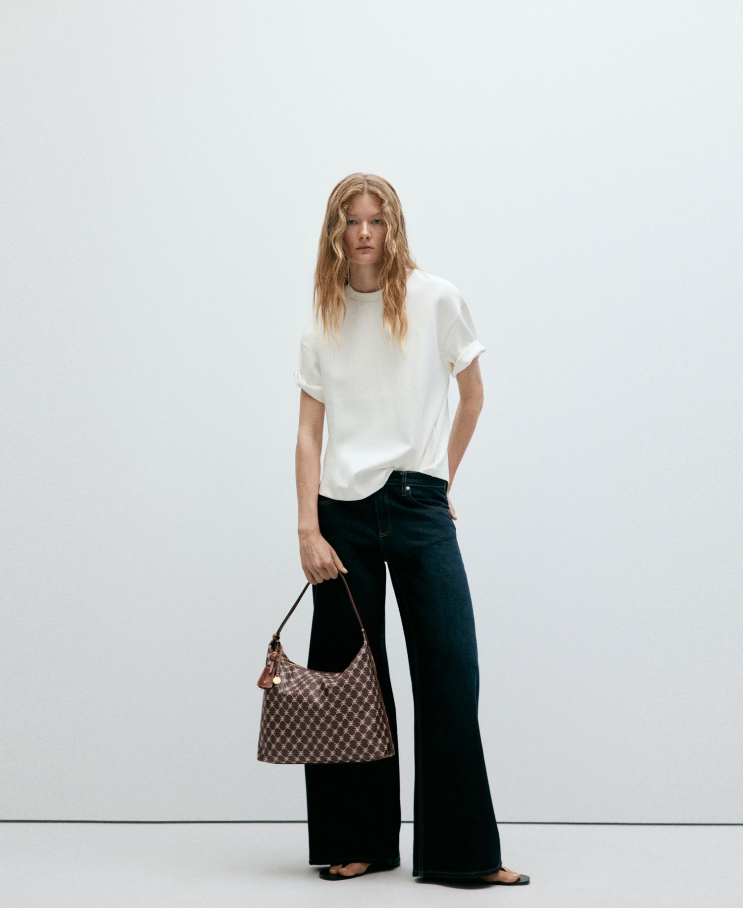 Women's Medium Logo Shoulder Bag
