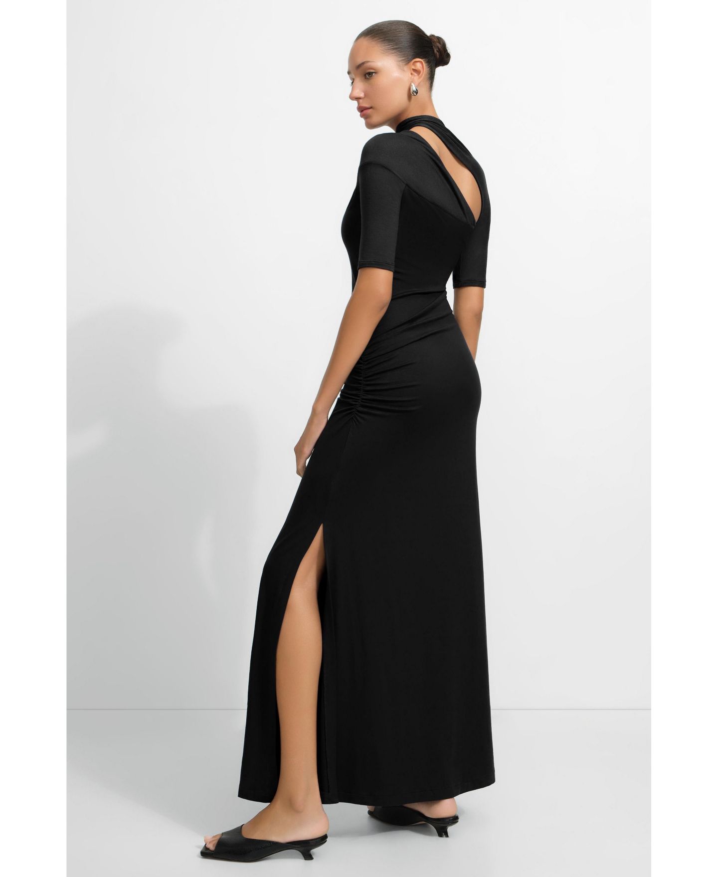 Женское платье Marcella Zola Cutout-Shoulder Jersey Midi Dress with Side Slit, цвет: Чёрный — фото 4