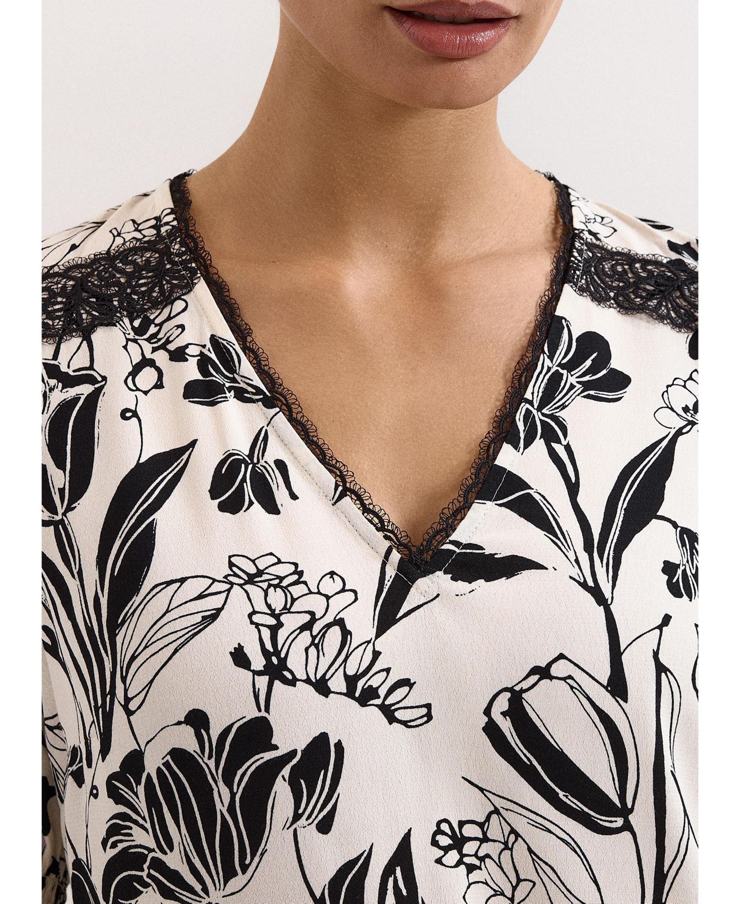 Women's Aisra Lace Floral-Print Tie Neck Blouse