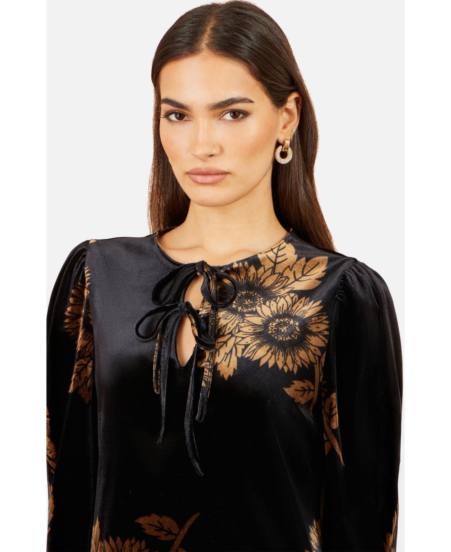 Женское платье Yumi Velvet Long-Sleeve Sunflower Print Tunic Mini, цвет: Чёрный — фото 5