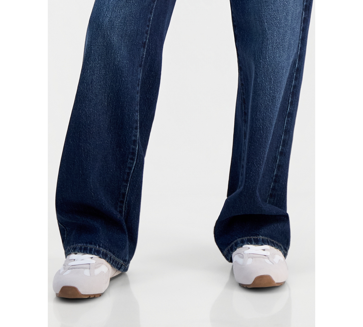 Celebrity Pink Juniors' Straight V Pitch Mid-Rise Cotton-Blend Jeans