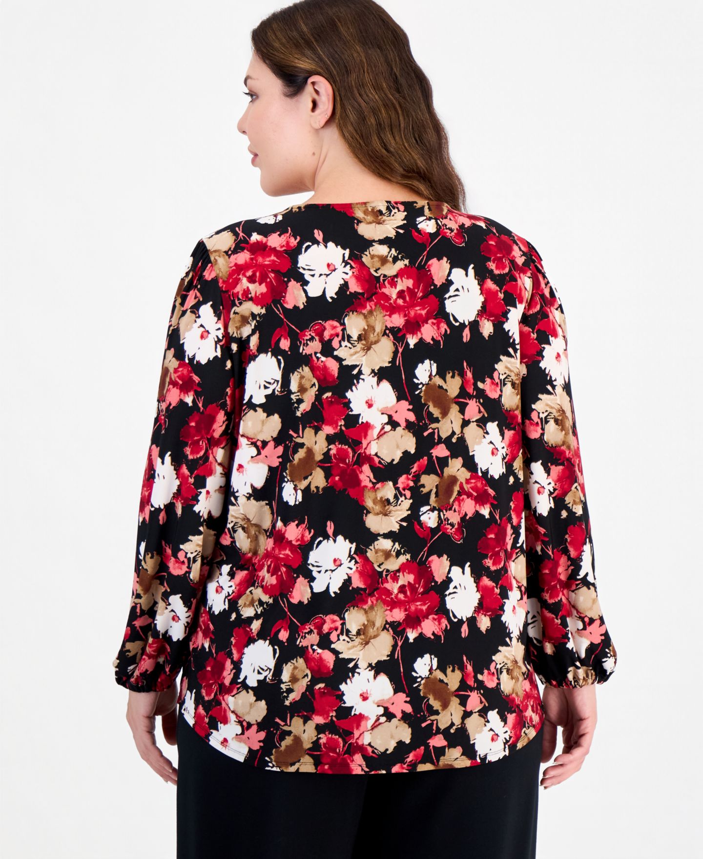 Женская блузка Anne Klein Essentials Plus Size Long-Sleeve V-Neck Floral, цвет: Чёрный разноцветный — фото 2
