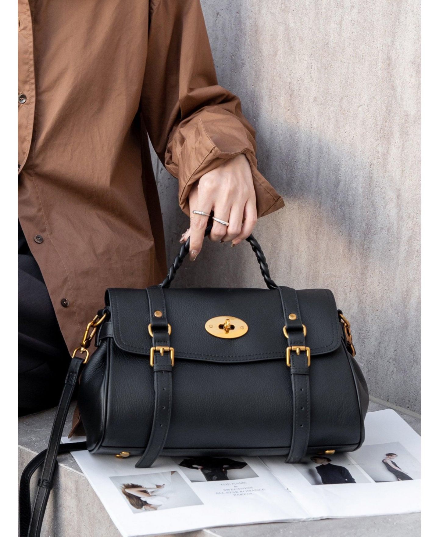 Женская сумка SUSU Lore Genuine Leather Heritage Satchel, Top Handle Crossbody Shoulder Purse, Turn Lock Flap Messenger Work Handbag, цвет: Чёрный / Оникс чёрный — фото 6
