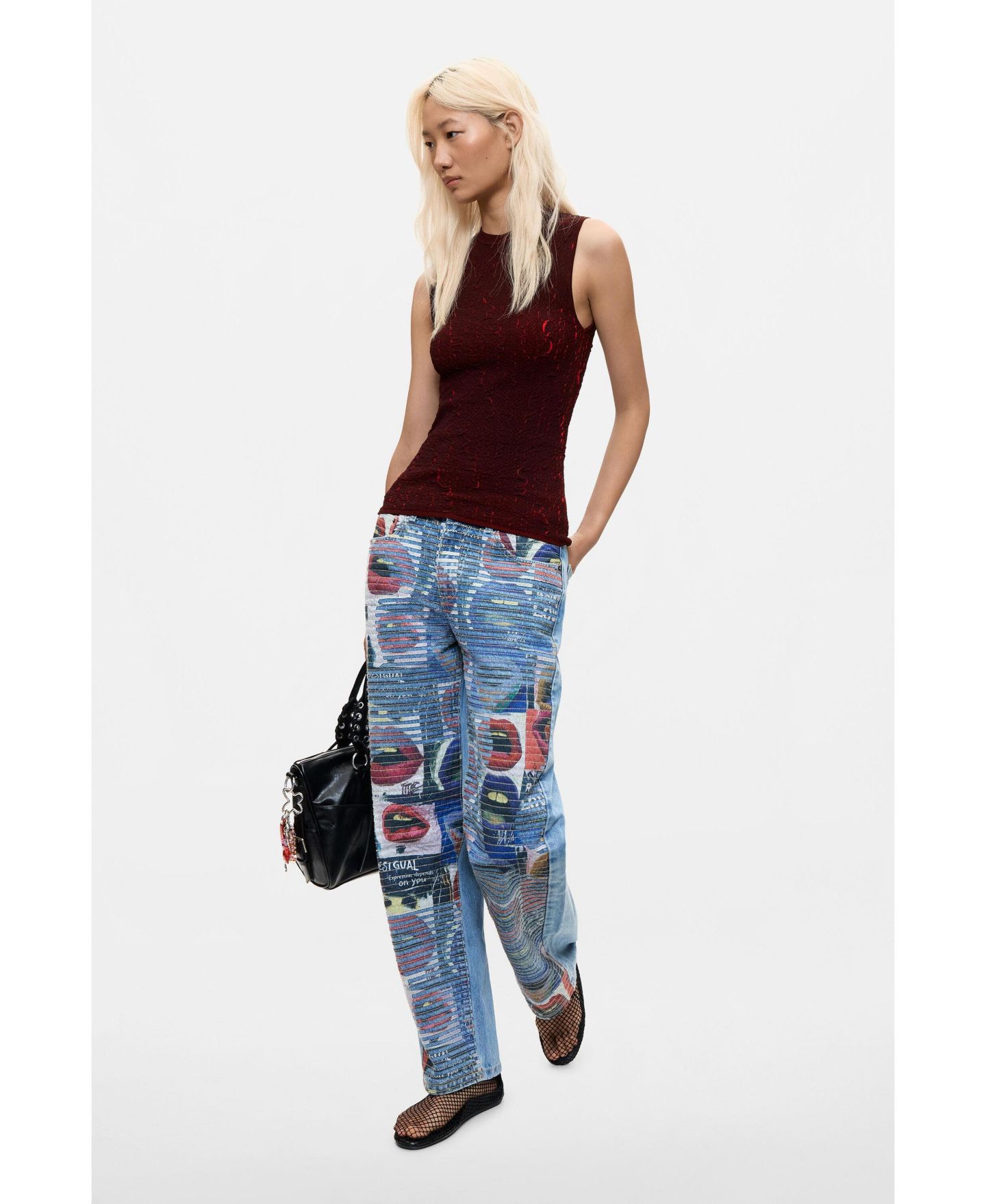 Женская футболка Desigual Mock Neck Metallic Sleeveless Knit, цвет: Бордовый — фото 5