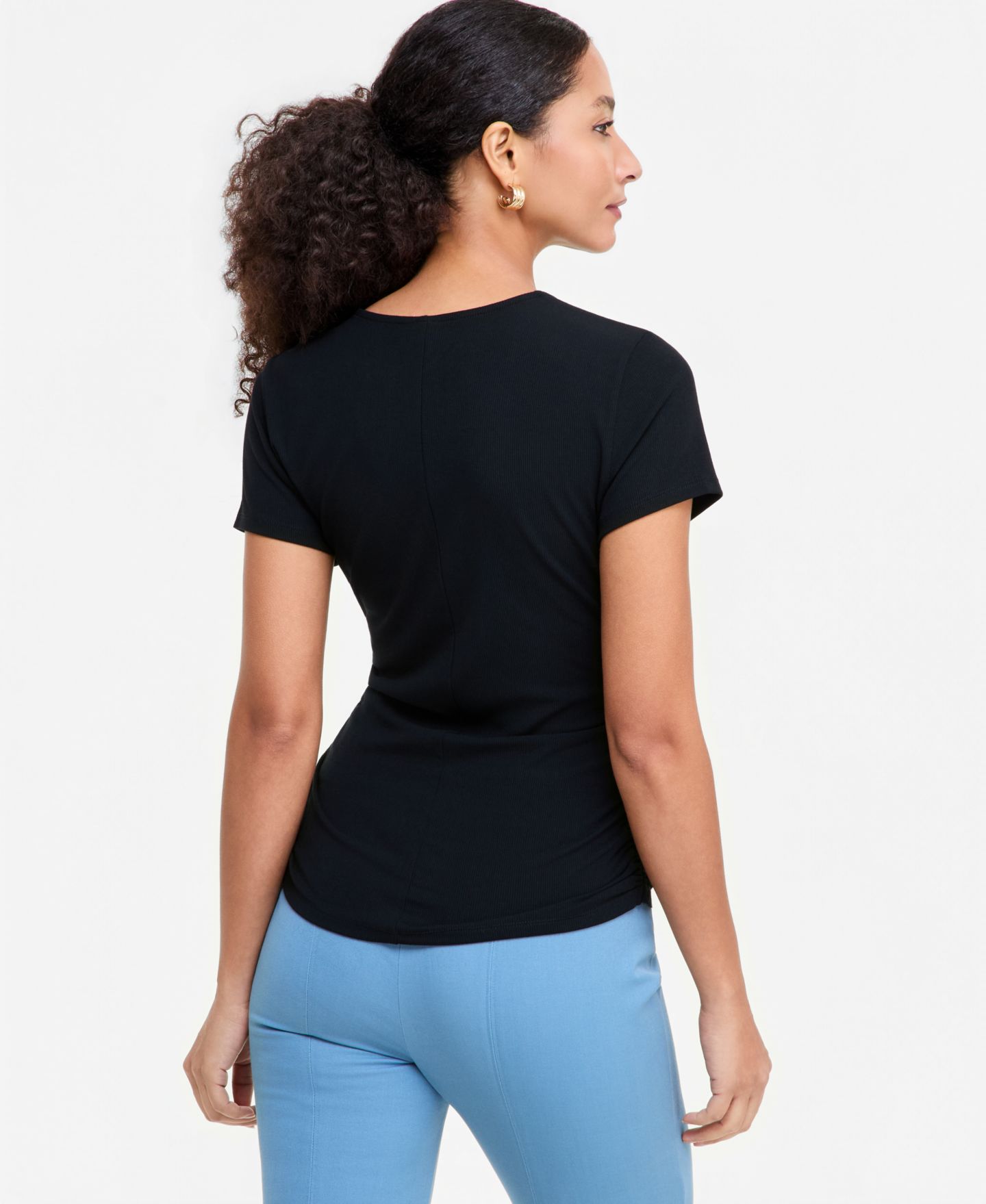 Женская футболка I.N.C. International Concepts Short Sleeve Rib Knit Faux Wrap, цвет: Глубокий чёрный — фото 2