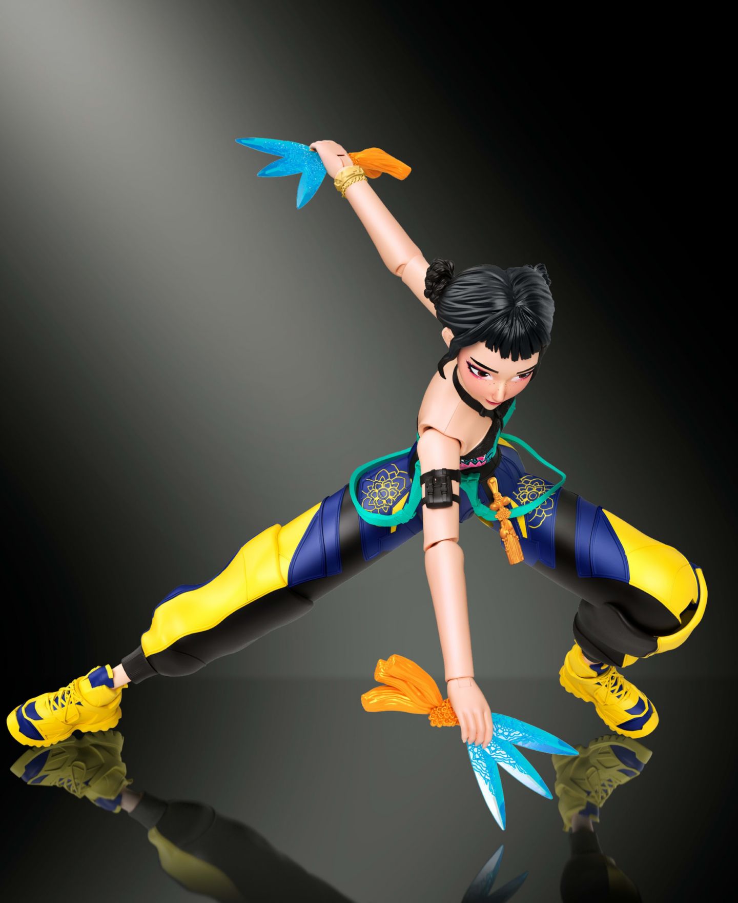 Детская фигурка KPop Demon Hunters Zoey 5.6-inch Action Figure with Swappable Faces & Accessories, Ages 4+ — фото 3