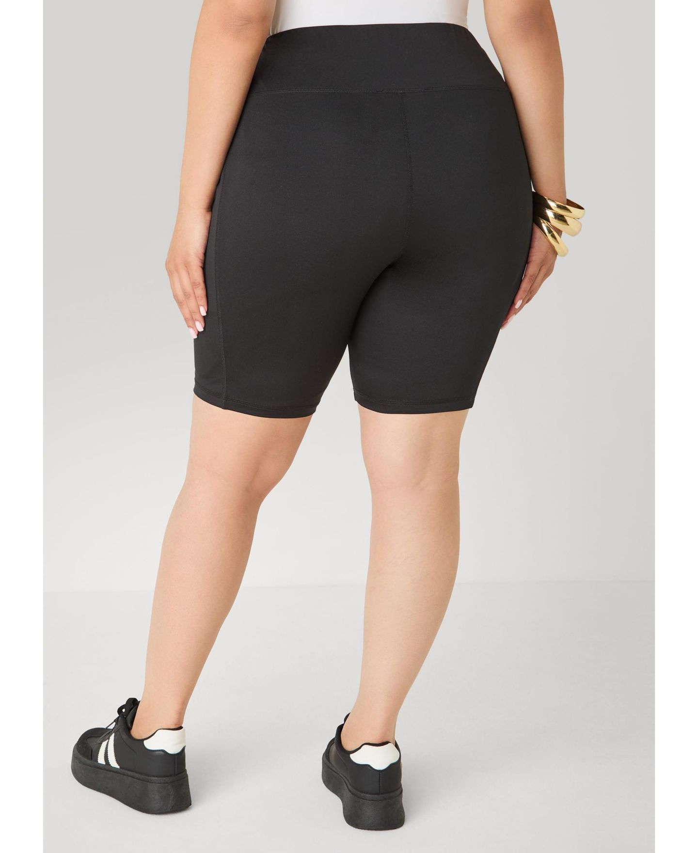 Женские шорты Ashley Stewart Plus Size High-Waisted Cell Phone Pocket Biker Shorts, 9" Inseam — фото 2