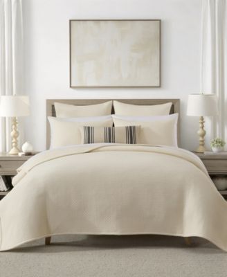 Grace Reversible Quilt Sets