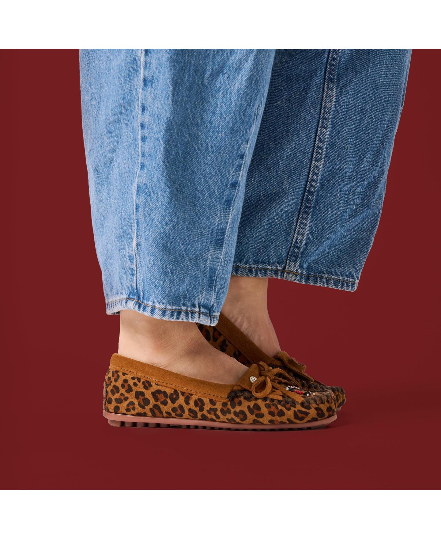 Женские леопардовые мокасины Minnetonka Thunderbird Animikii, цвет: Рыжевато-коричневый леопардовый с принтом — фото 3