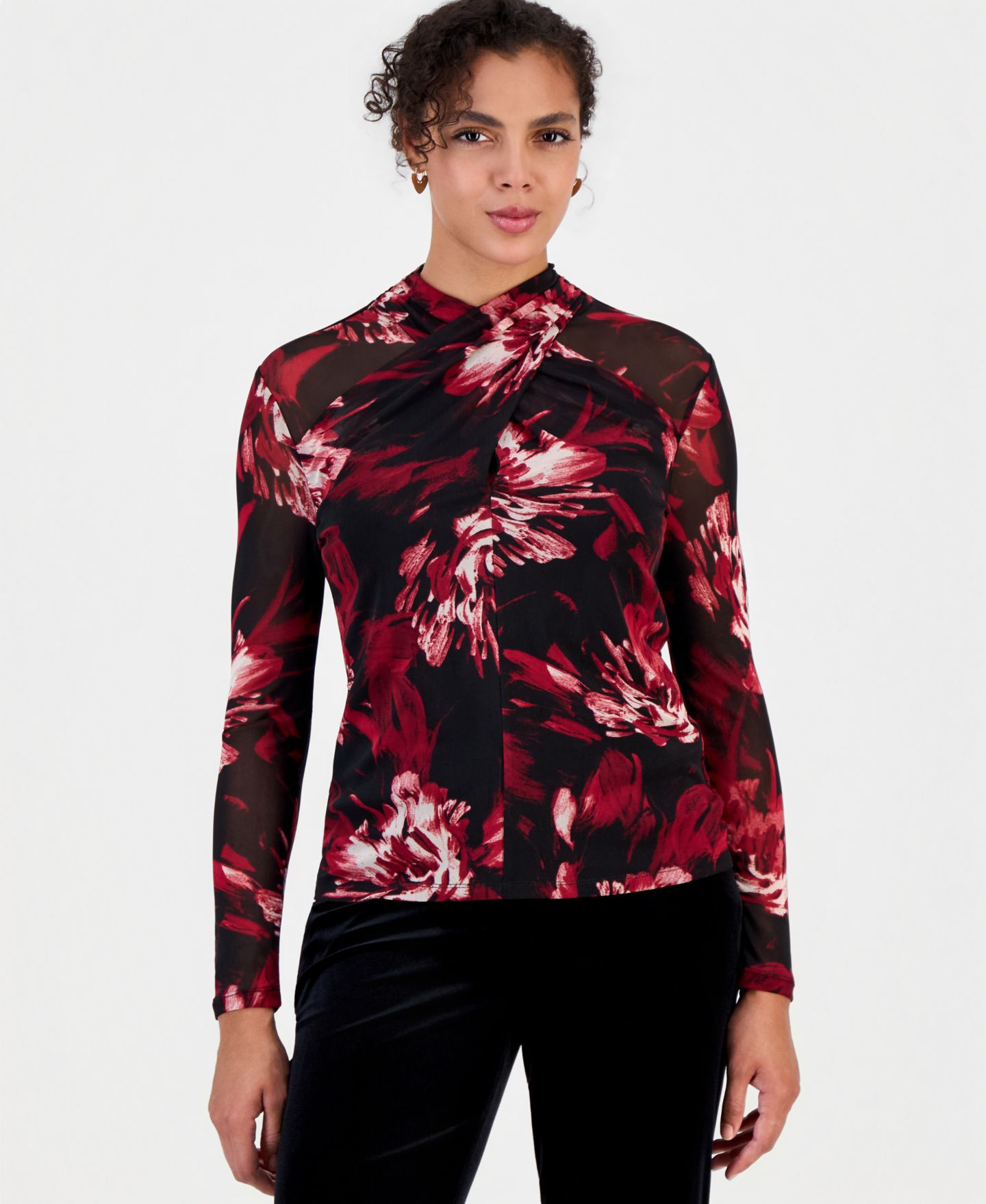 Женская блузка Bar III Floral-Print Mesh Long-Sleeve Blouse, цвет: Чёрный / Разноцветный — фото 1
