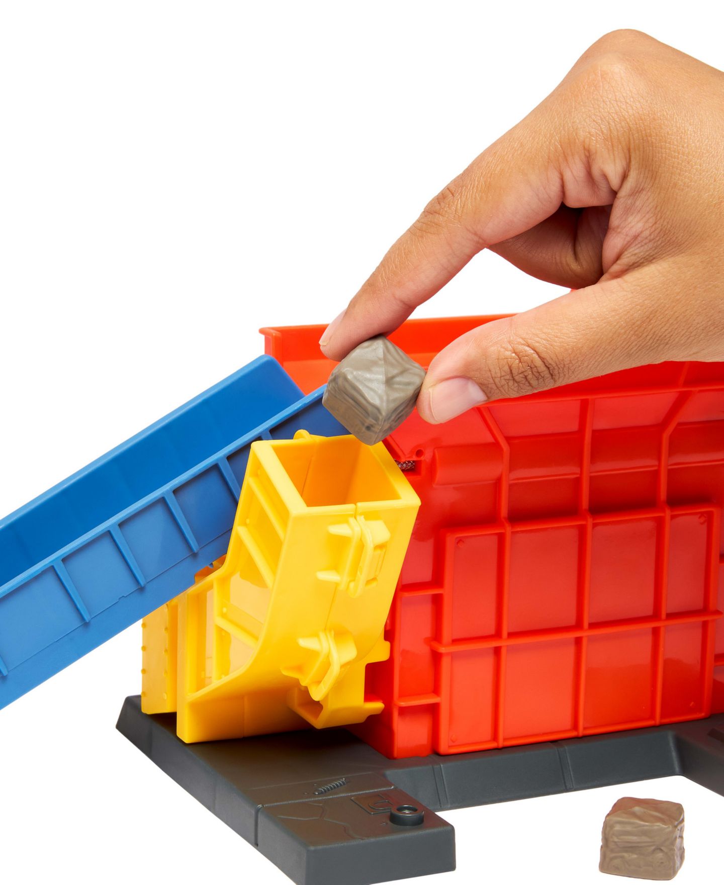 Детский игровой набор Matchbox 1:64 Scale The Movie Smalley's Launch & Crush Playset, Ages 4+ — фото 6