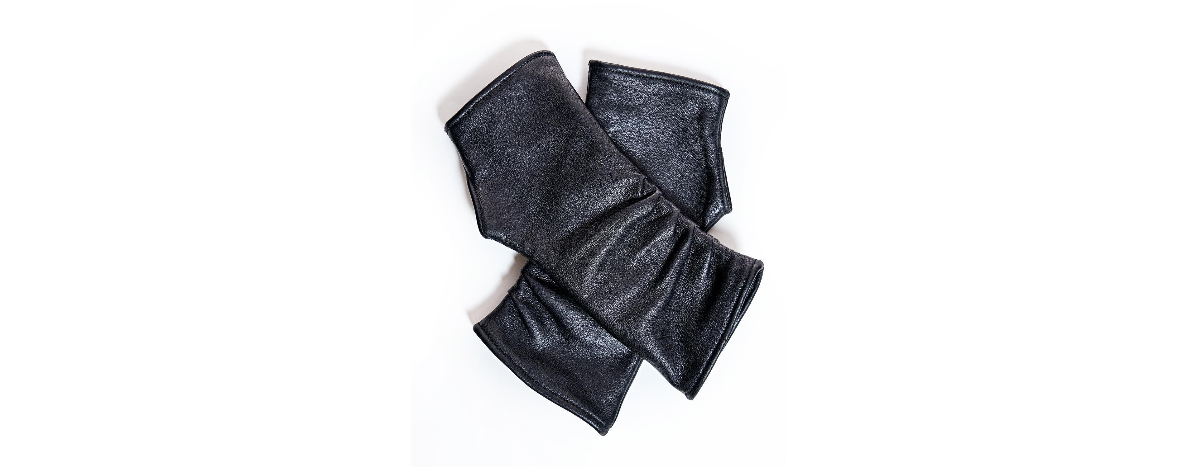 Julia & Stella By Maximilian Women's Leather Fingerless Gloves