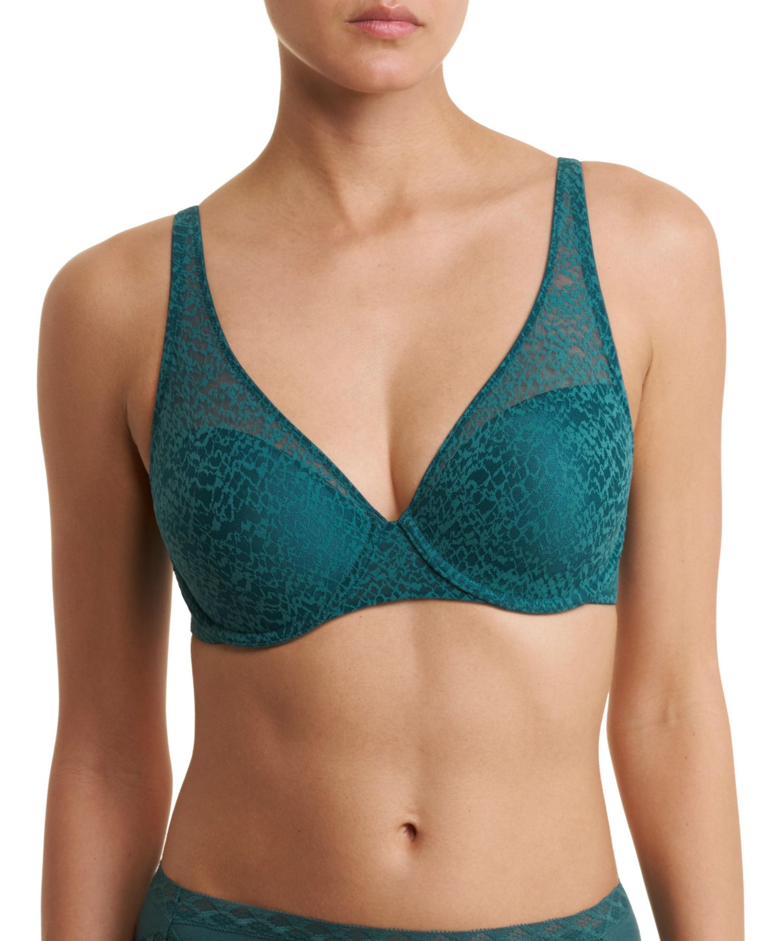Pretty Smooth Lacey Fuller Coverage Molded Cups Adjustable Straps T-Shirt Bra