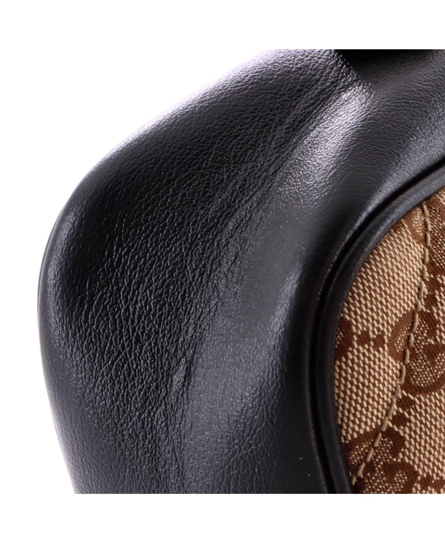 Small GG Marmont Shoulder Bag Diagonal Quilted GG Canvas with Leather