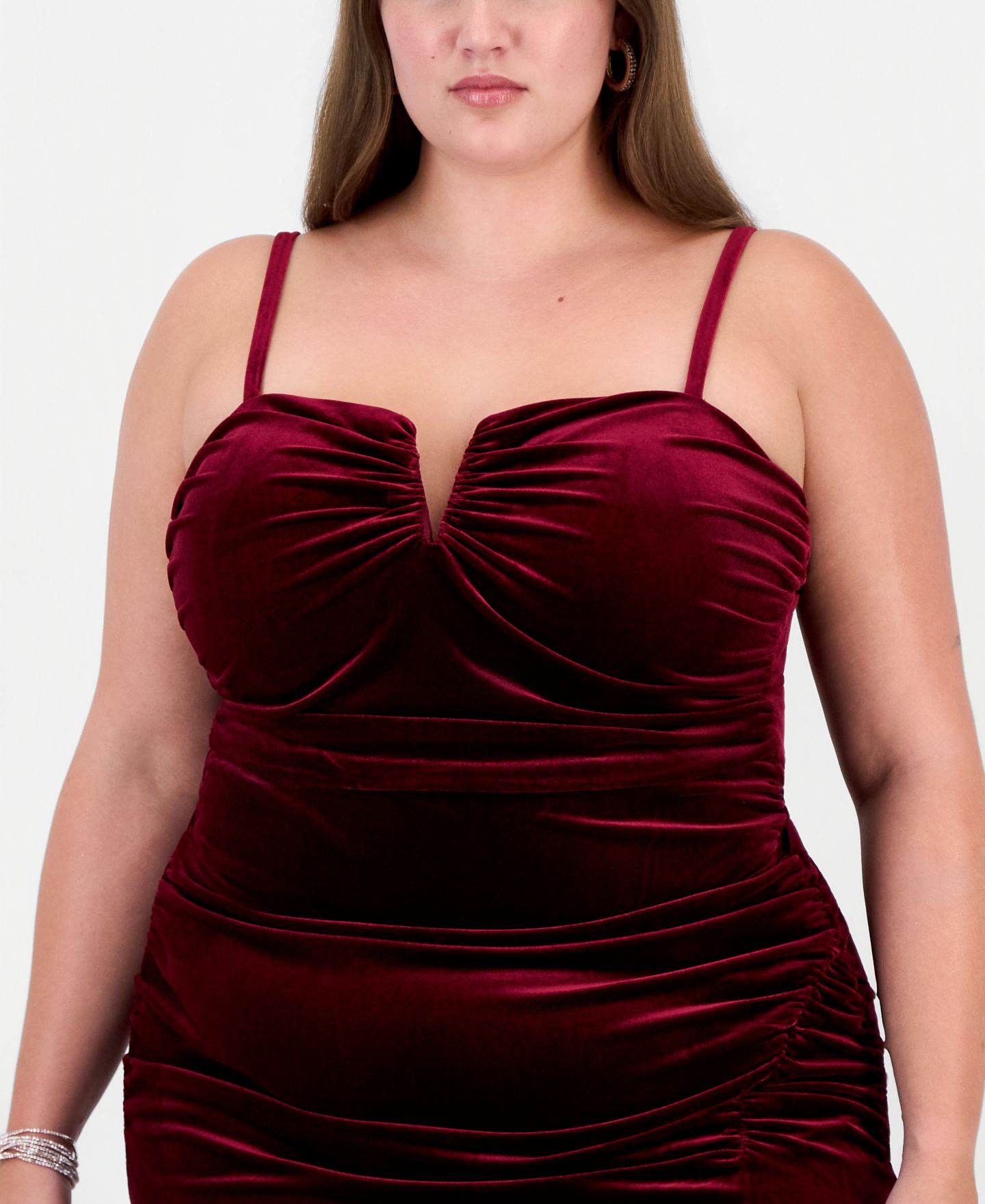 Женское платье City Studios Plus Size Velvet Ruched Sweetheart Neckline Gown, цвет: Каберне — фото 2