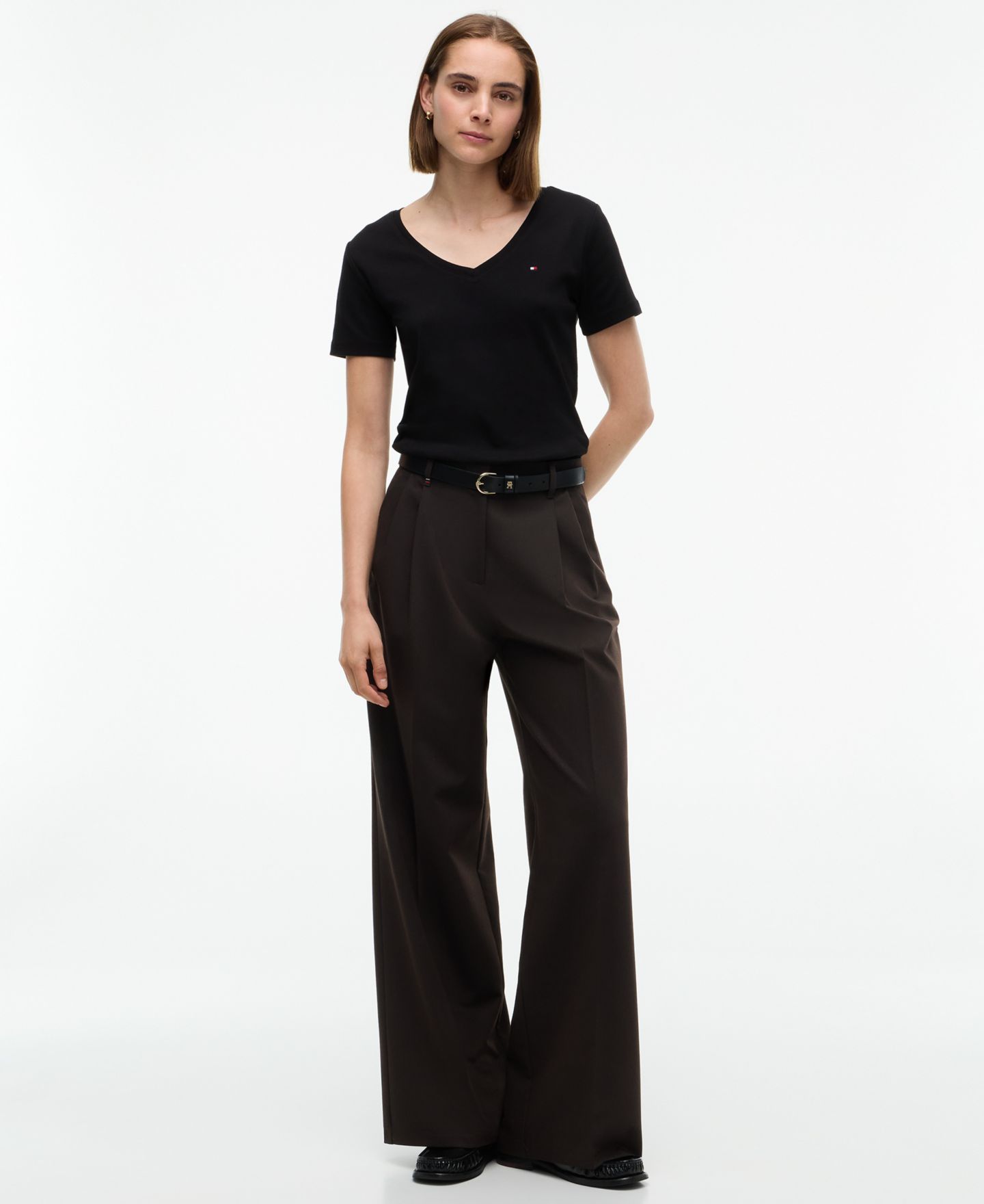 Женская футболка Tommy Hilfiger Rib Slim V-Neck Short-Sleeve T-Shirt, цвет: Чёрный — фото 2