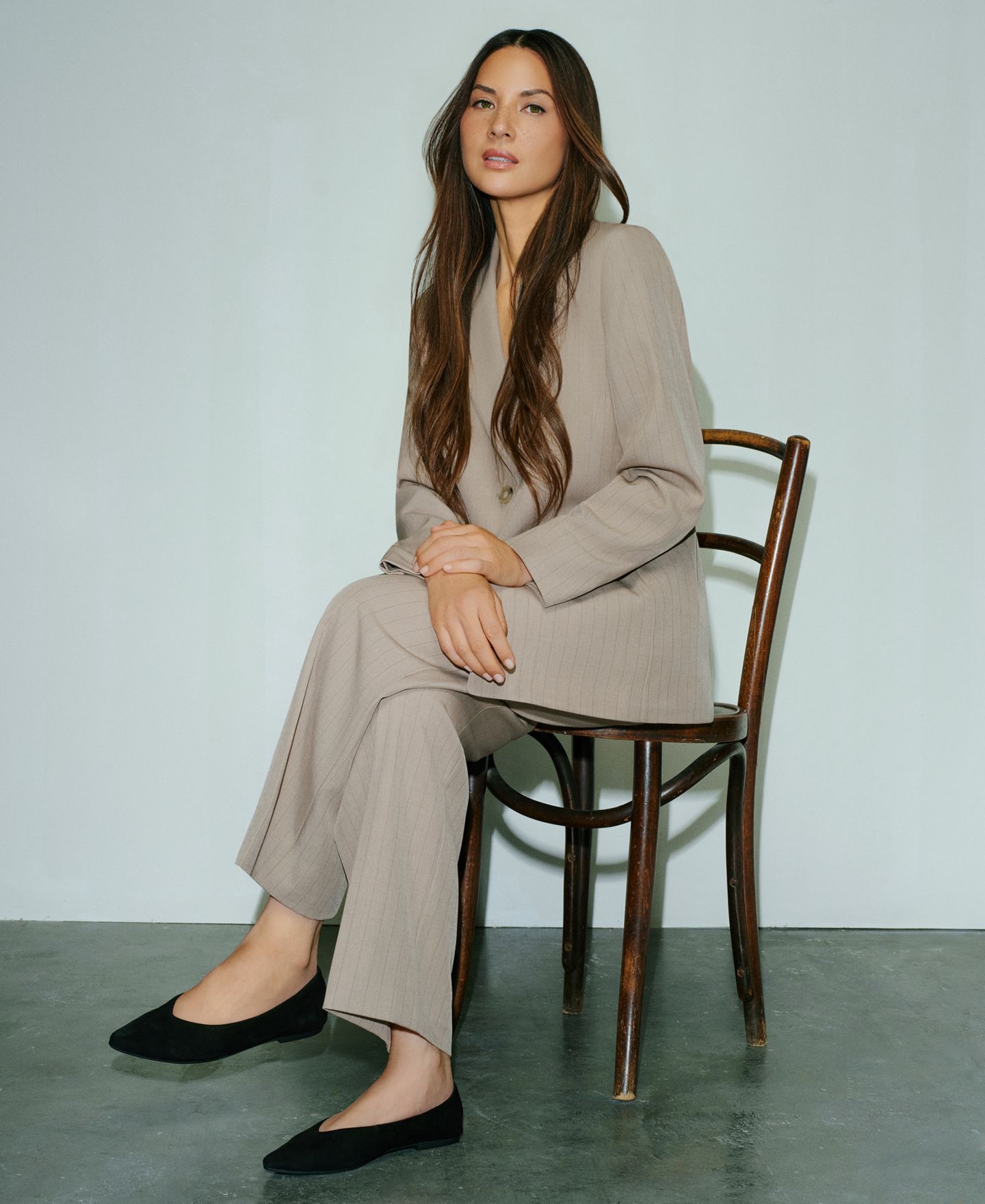 Женские комплекты Anne Klein Pinstriped Two-Button Blazer & Straight-Leg Ankle Pants, цвет: Натуральный глиняный / Чёрный, вариант 1 — фото 3