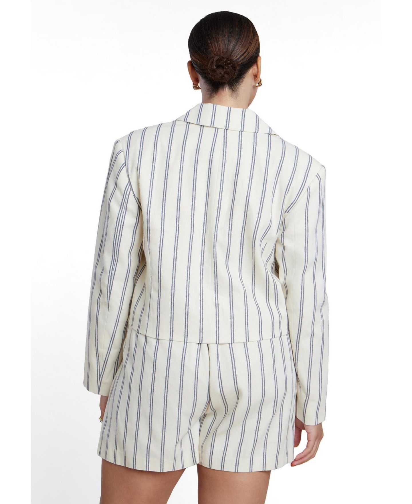 Женский пиджак ELOQUII Plus Size Cropped Boxy Stripe Blazer, цвет: Бежевый / Тёмно-синий — фото 2