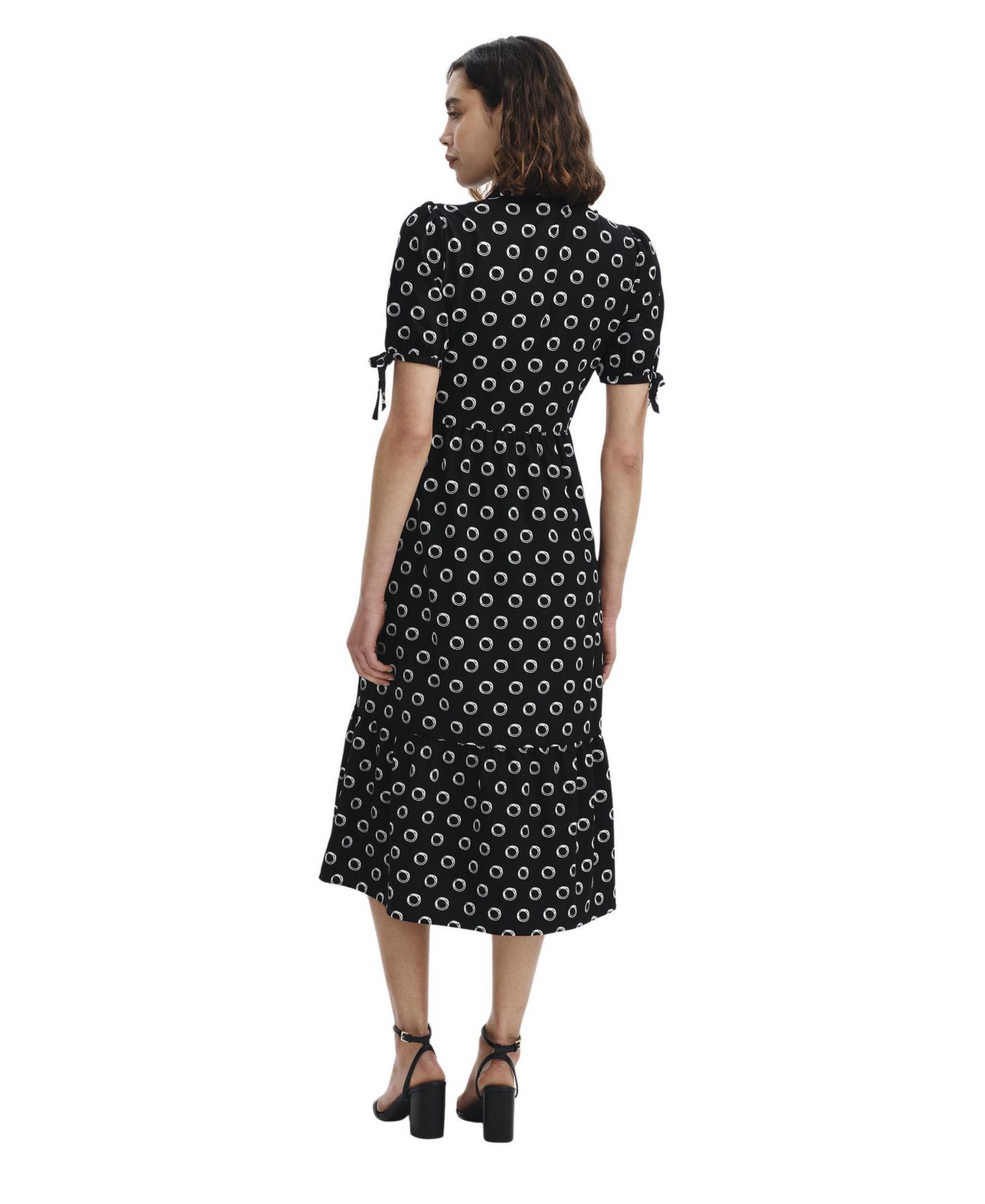 Женское платье Finery London Estee Tiered Polka-Dot Print Midi Shirt Dress, цвет: Чёрный — фото 5