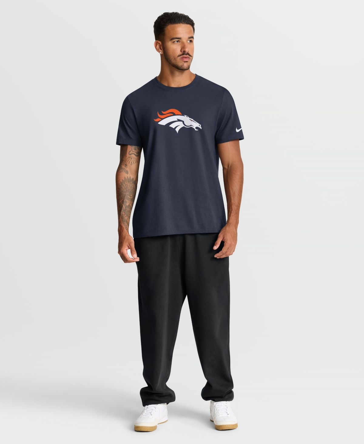 Nike Men's Denver Broncos Logo Essential Screen-Print Crew Neck T-Shirt