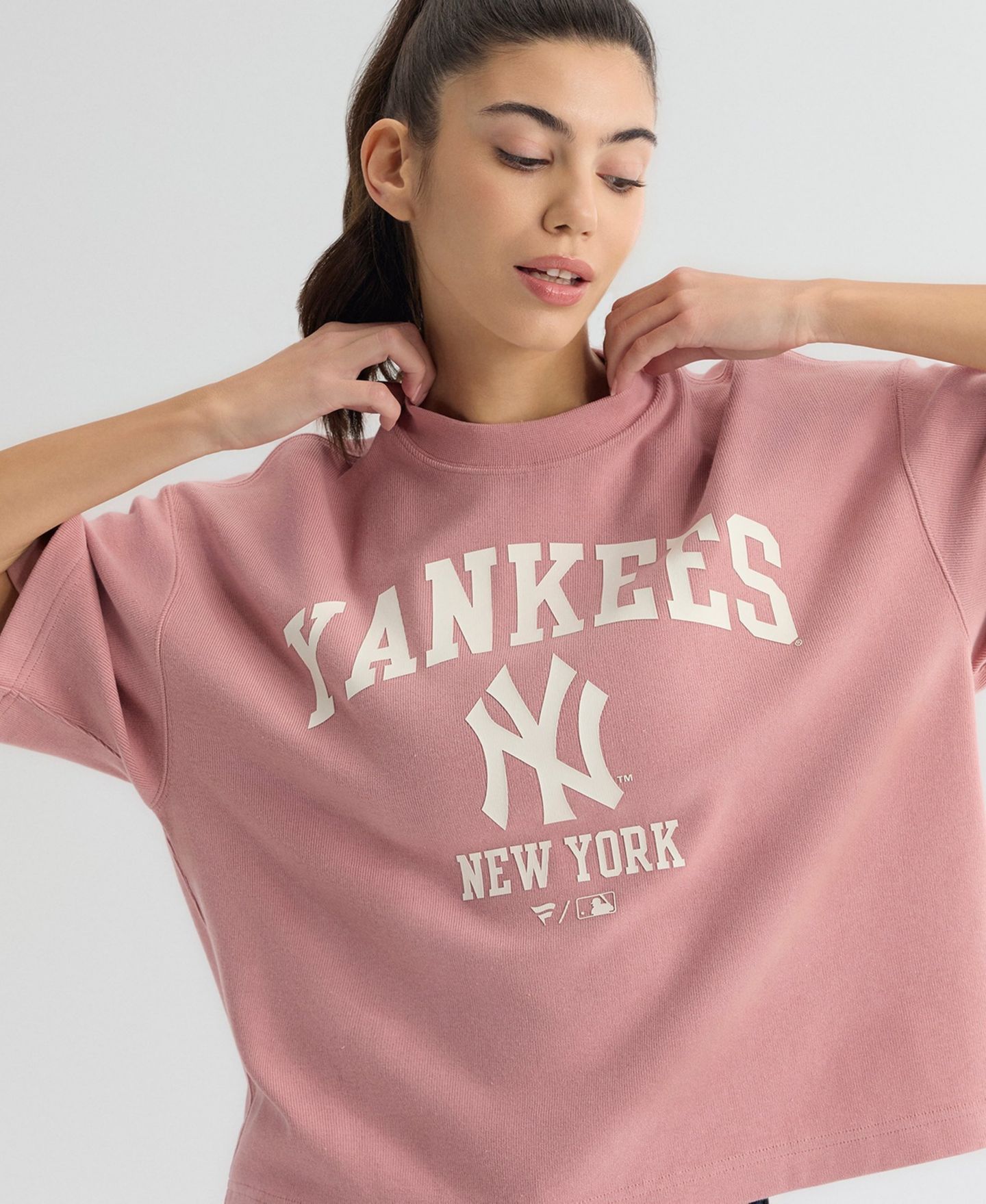 Женская футболка Fanatics New York Yankees Boxy-Crop — фото 6