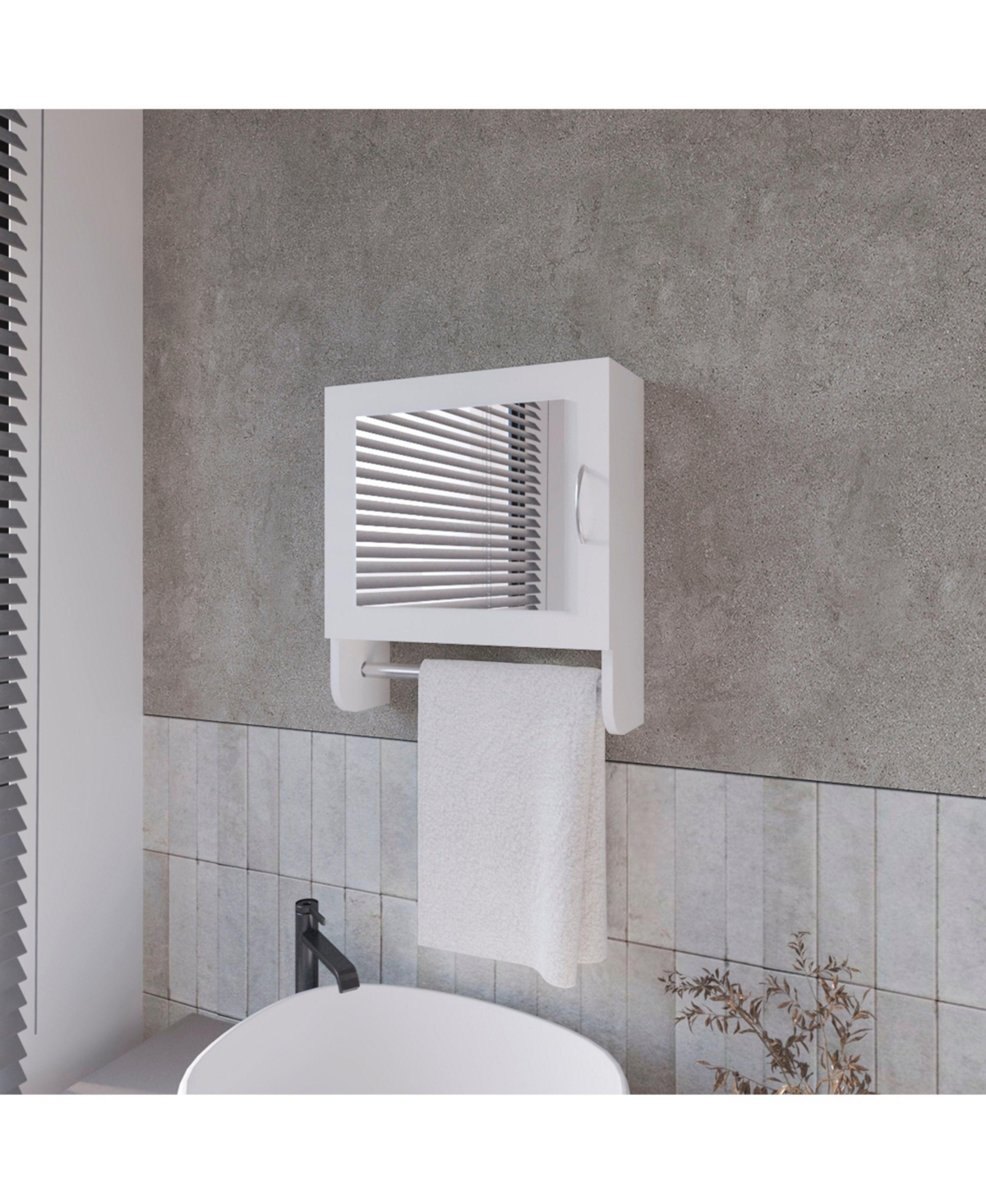 Fm Furniture Pine medicine cabinet in melamine with a towel bar and mirror included