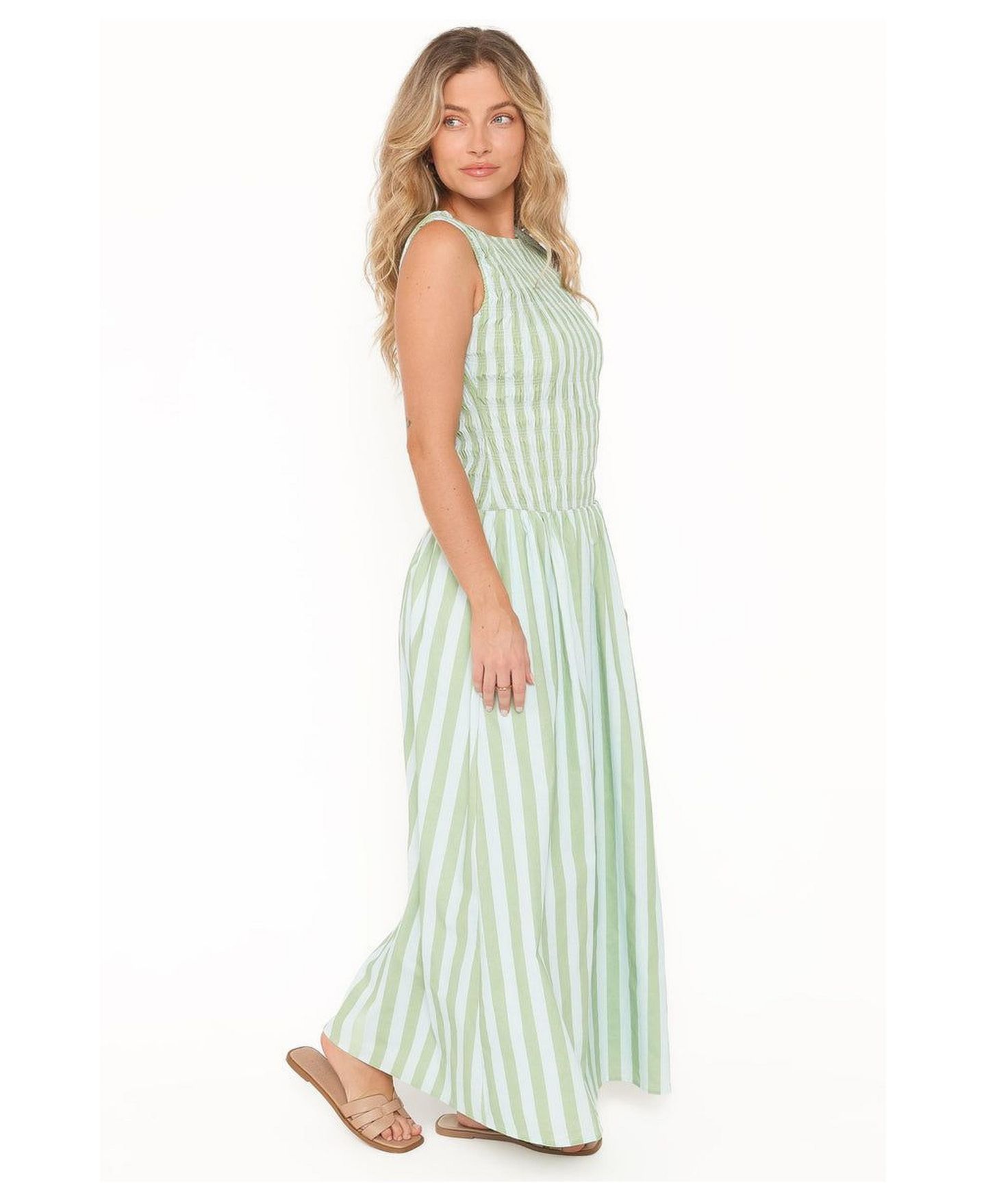 Женское платье Petal and Pup Maleny Smocked Striped Sleeveless Maxi, цвет: Синий / Зелёный полосатый — фото 2